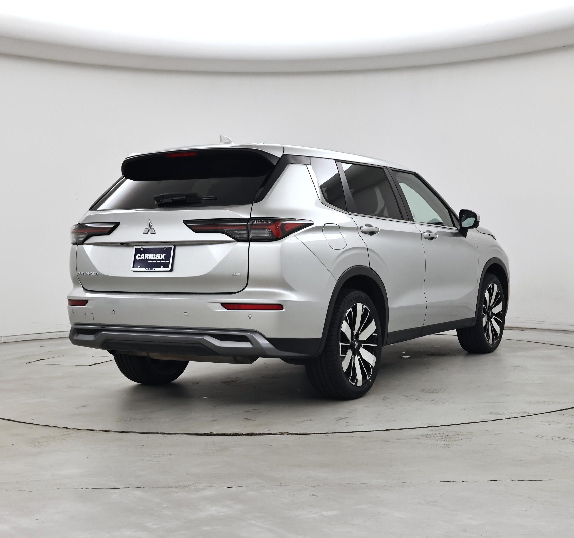 Thumbnail: 2025 Mitsubishi Outlander - 8
