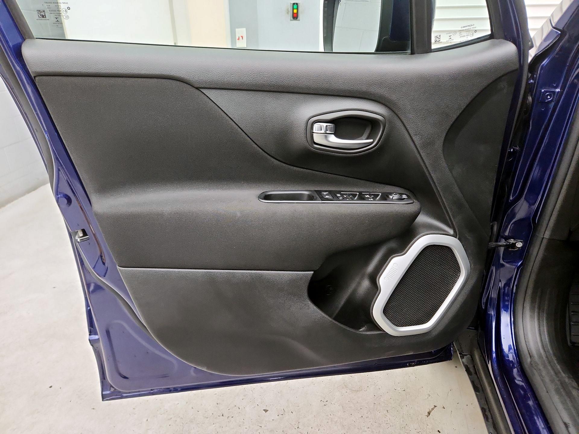 Thumbnail: 2021 Jeep Renegade - 12