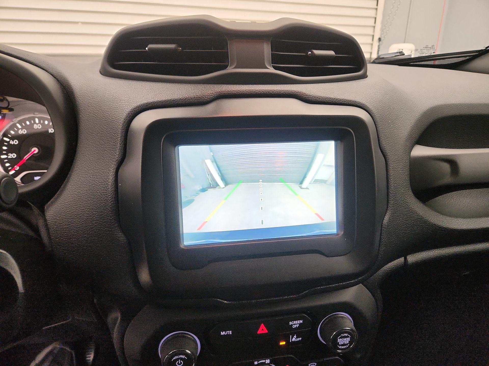 Thumbnail: 2021 Jeep Renegade - 14