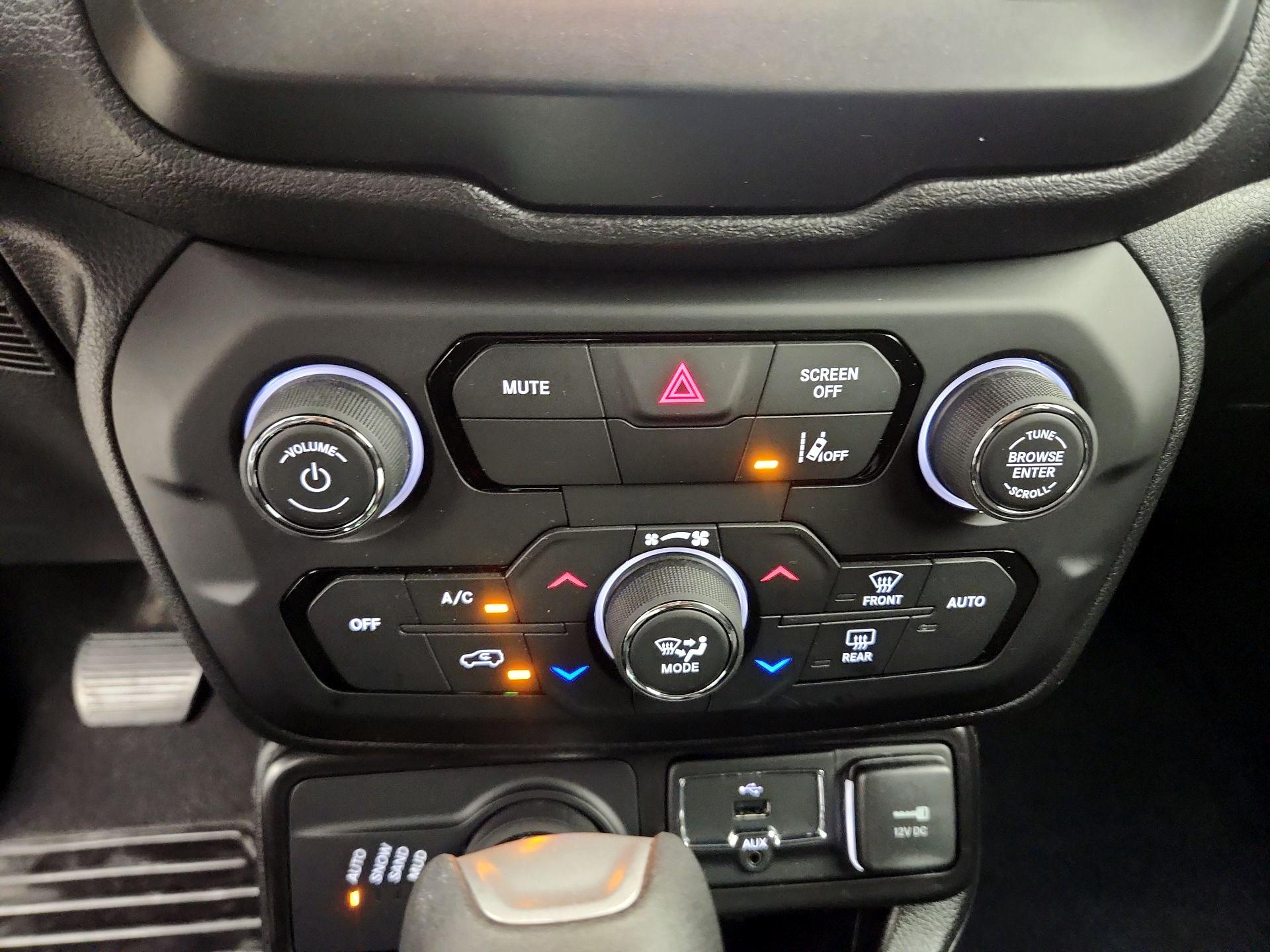 Thumbnail: 2021 Jeep Renegade - 16