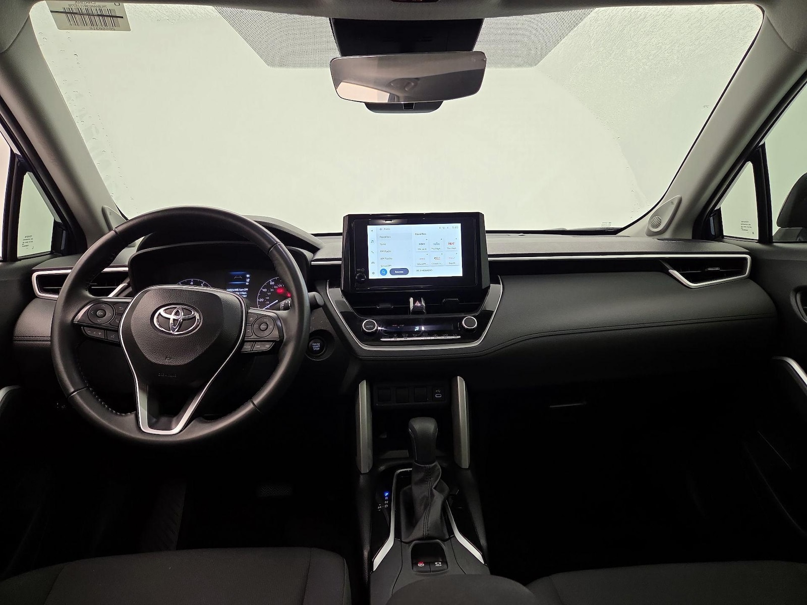 2024 Toyota Corolla Cross LE - Photo 10