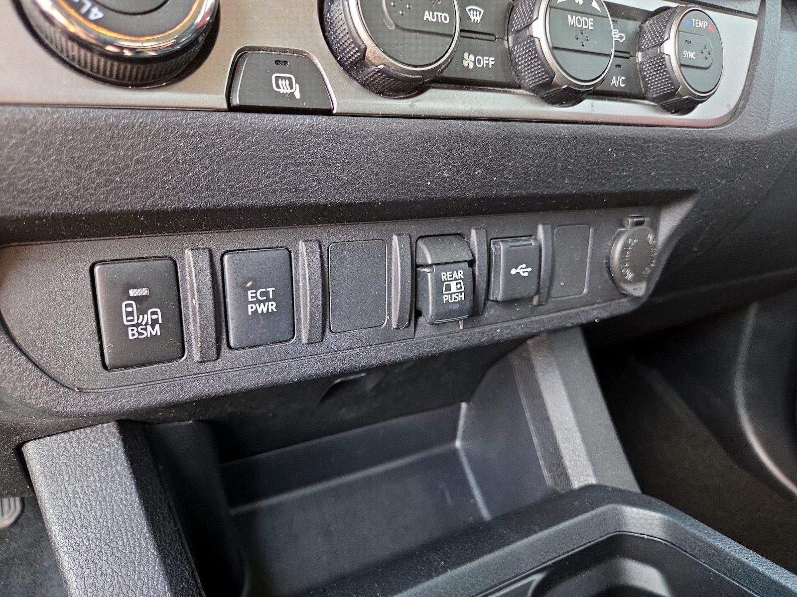2023 Toyota Tacoma SR5 - Photo 19