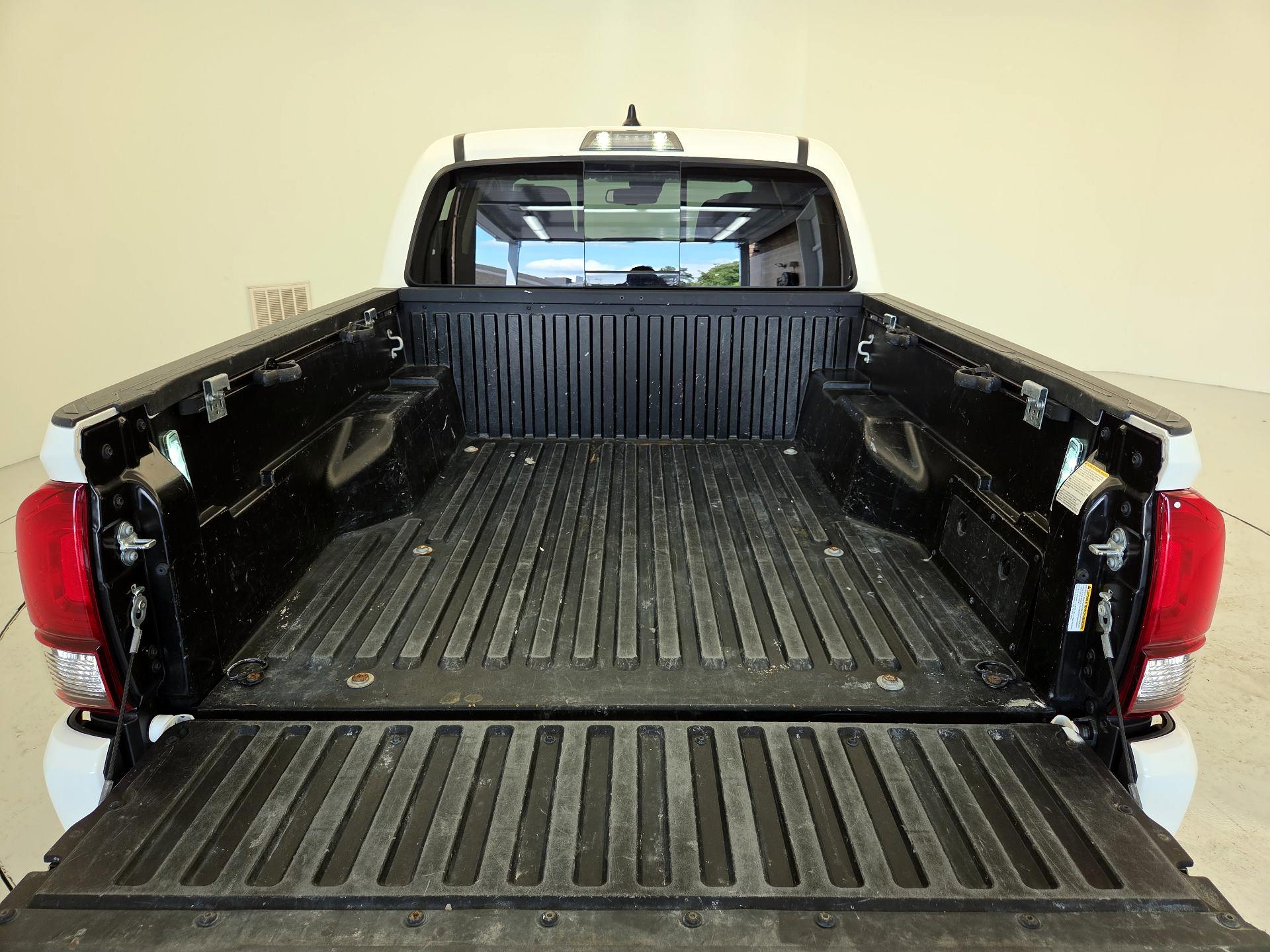 Thumbnail: 2023 Toyota Tacoma - 20