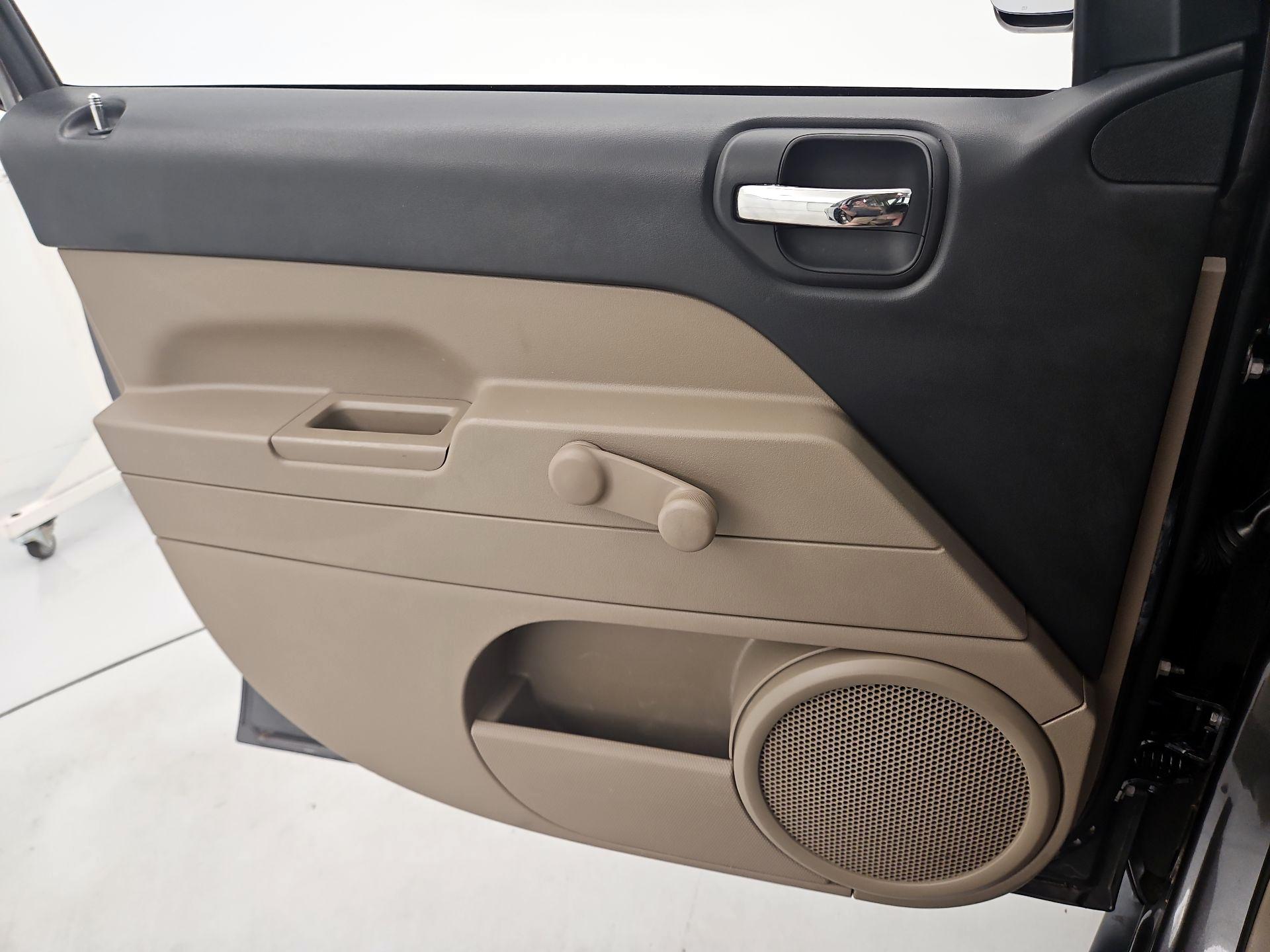 Thumbnail: 2016 Jeep Compass - 12