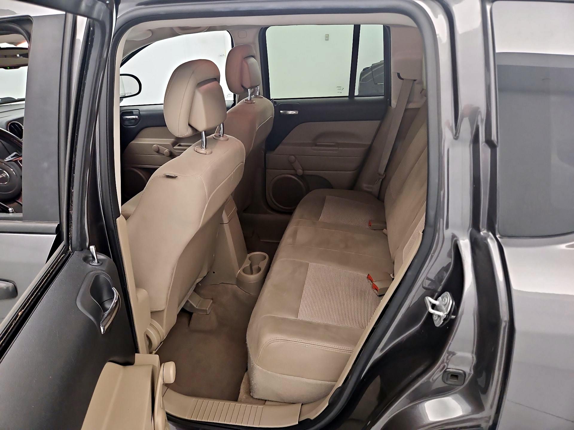 Thumbnail: 2016 Jeep Compass - 16