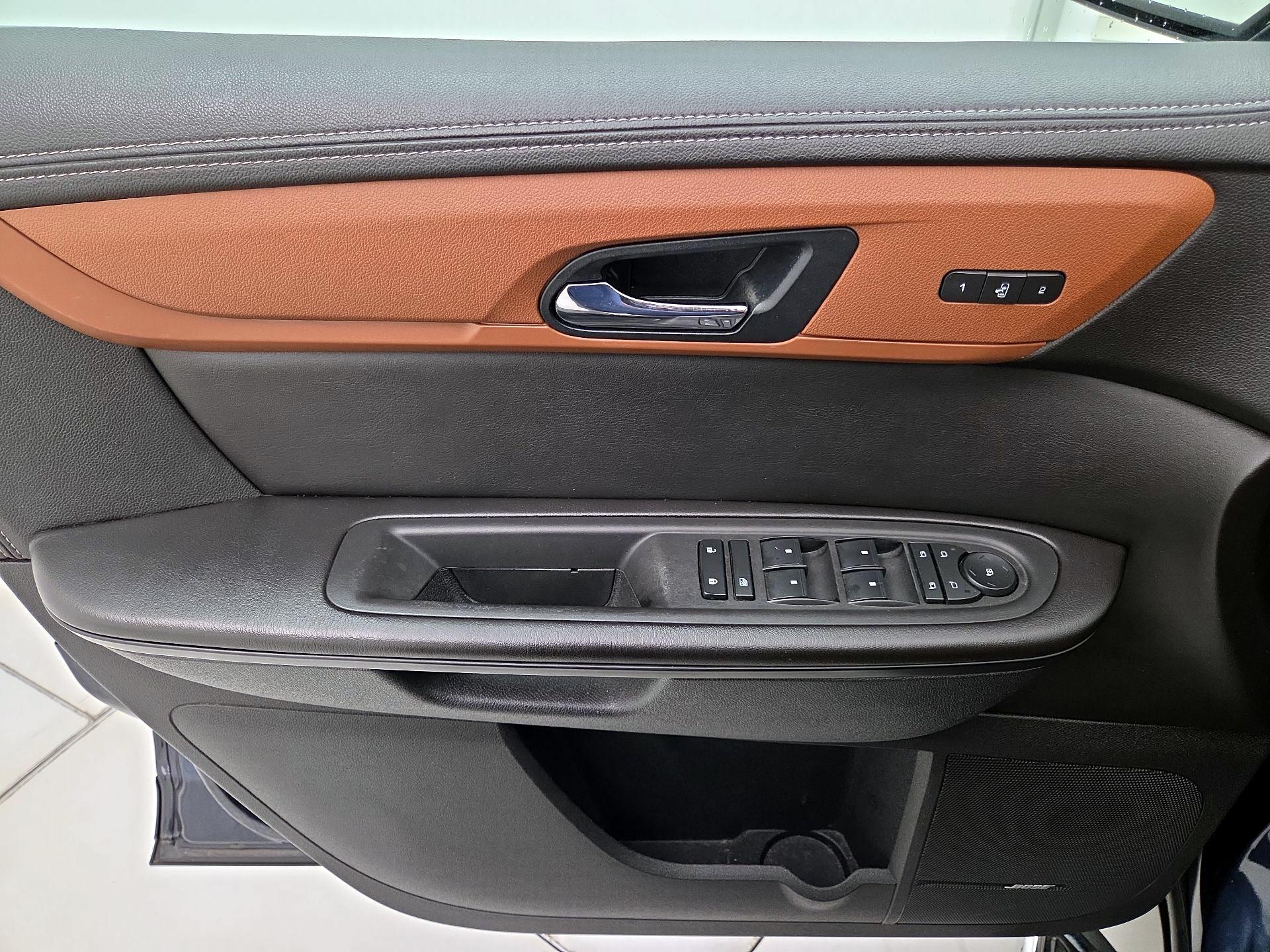 Thumbnail: 2016 Chevrolet Traverse - 12