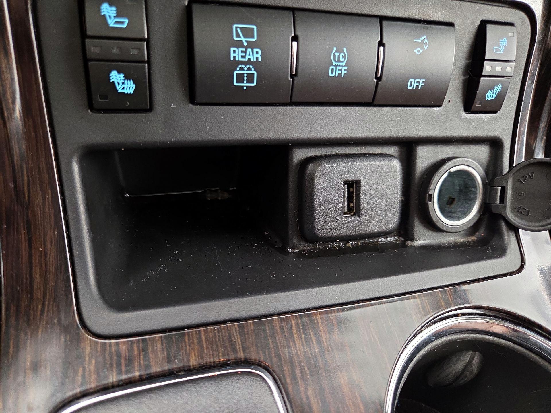 Thumbnail: 2016 Chevrolet Traverse - 18