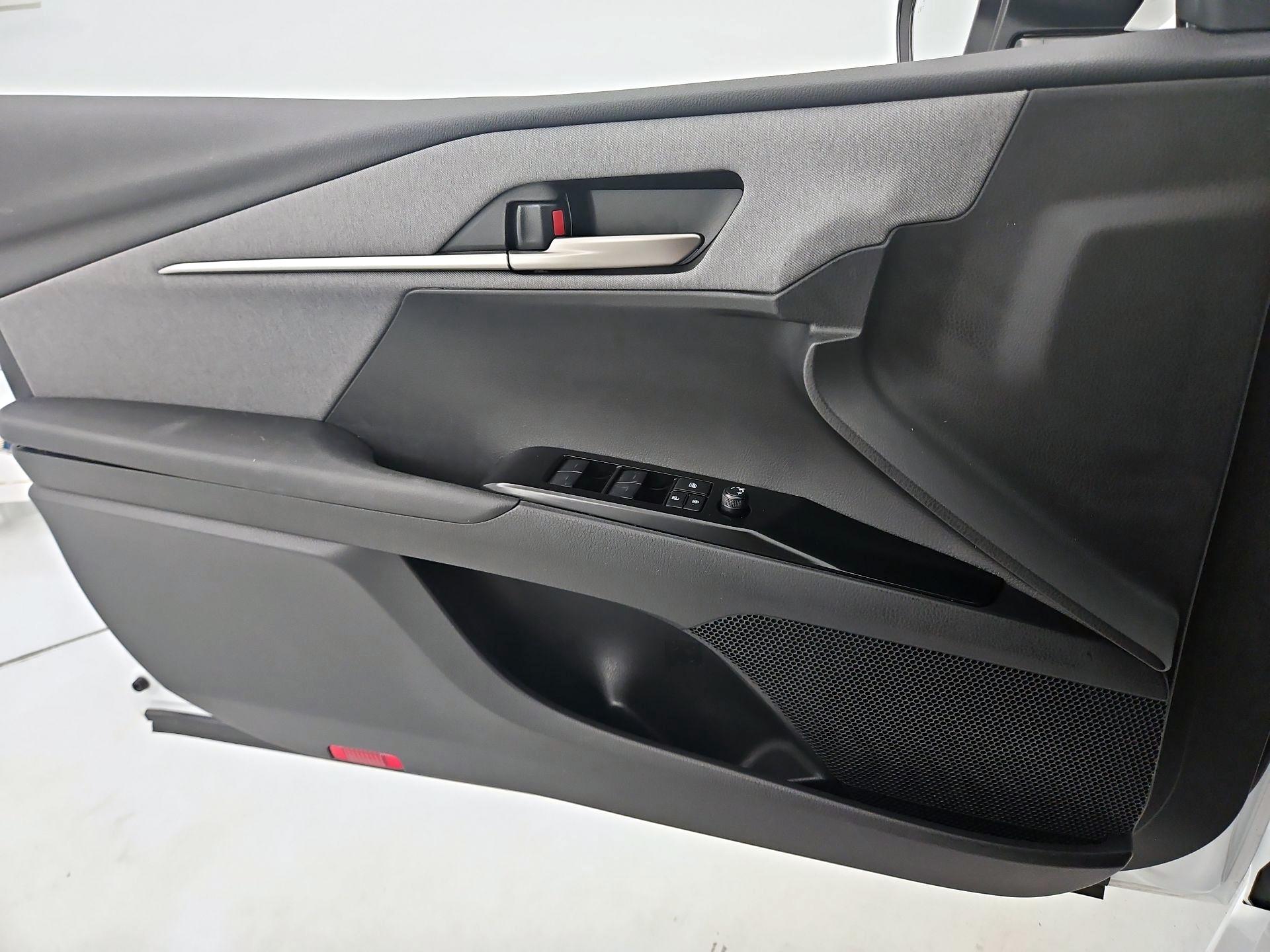 Thumbnail: 2025 Toyota Camry - 12