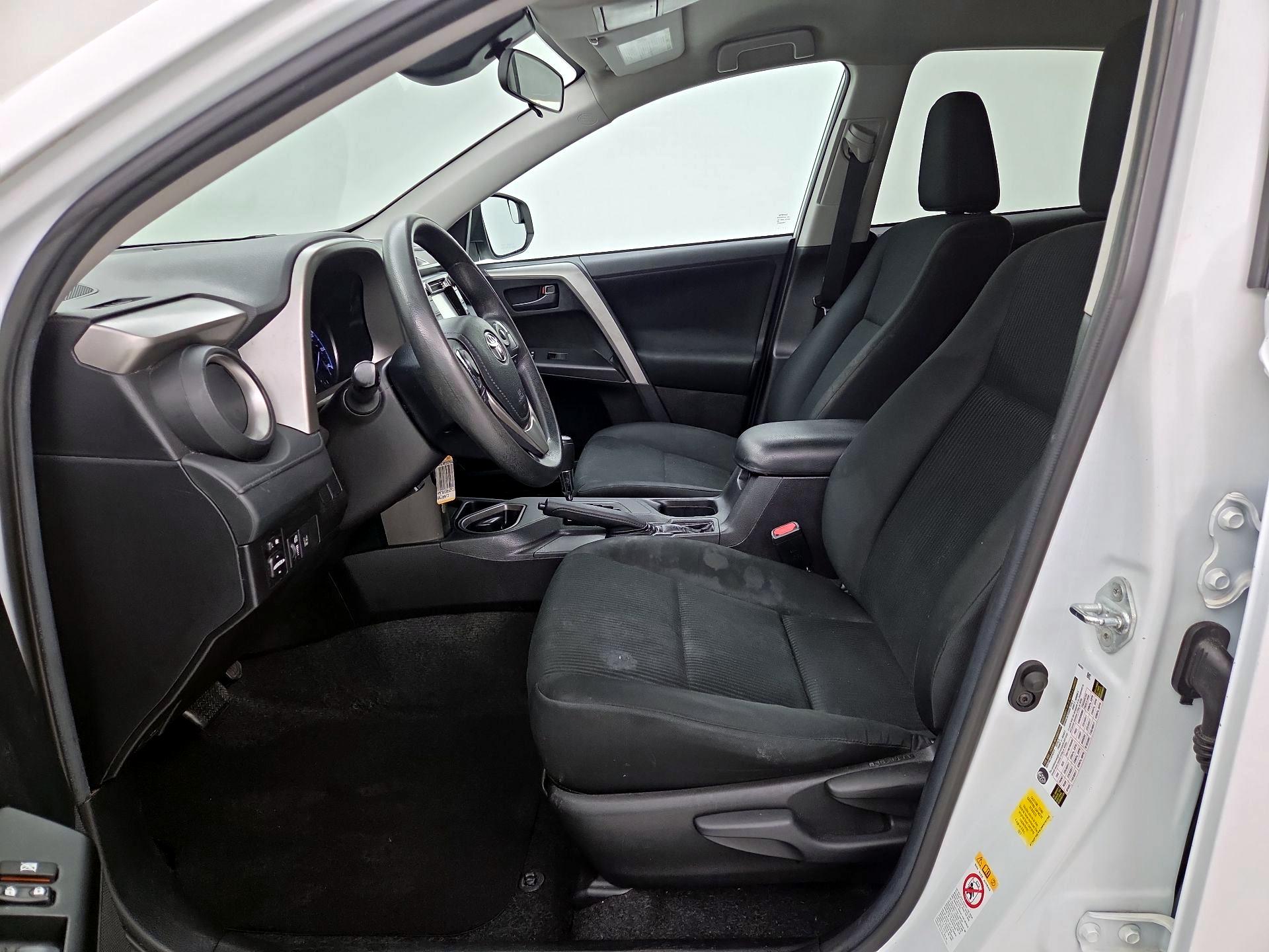 Thumbnail: 2018 Toyota RAV4 - 11