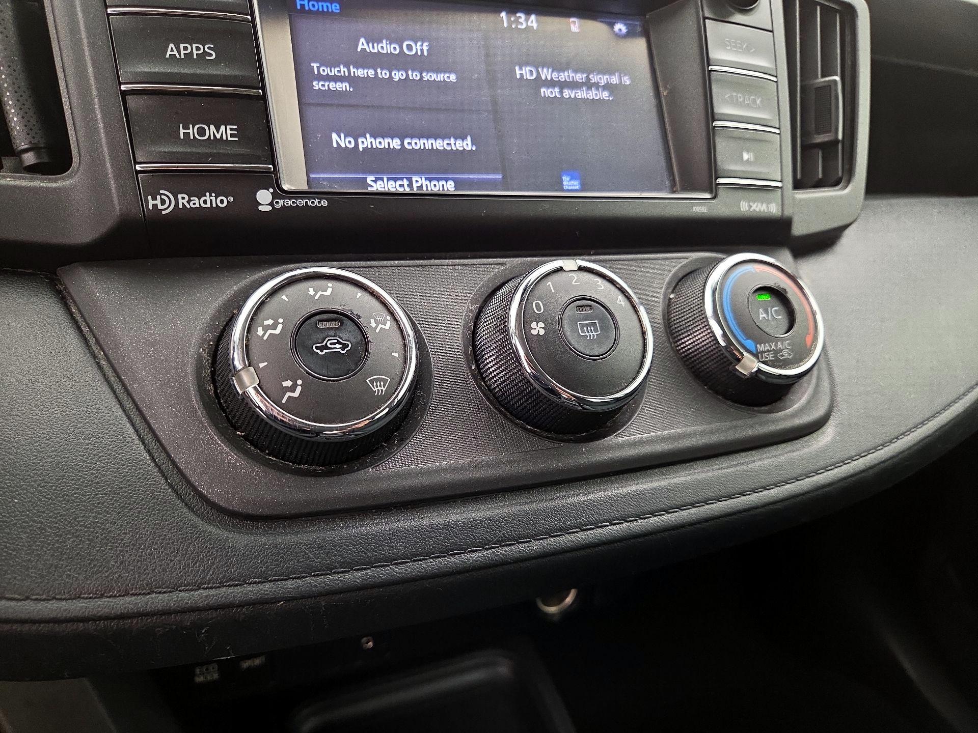 Thumbnail: 2018 Toyota RAV4 - 16