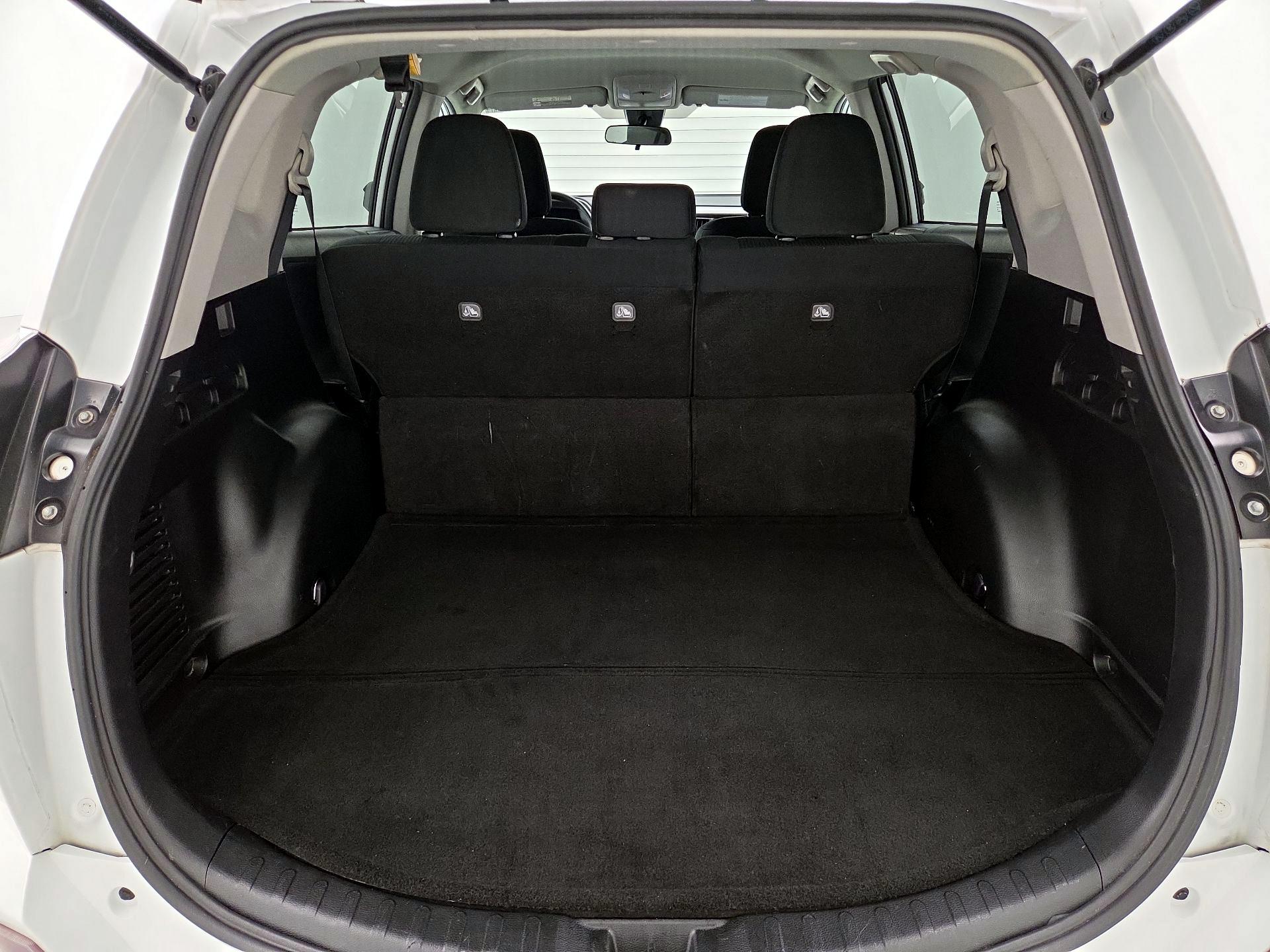 Thumbnail: 2018 Toyota RAV4 - 20