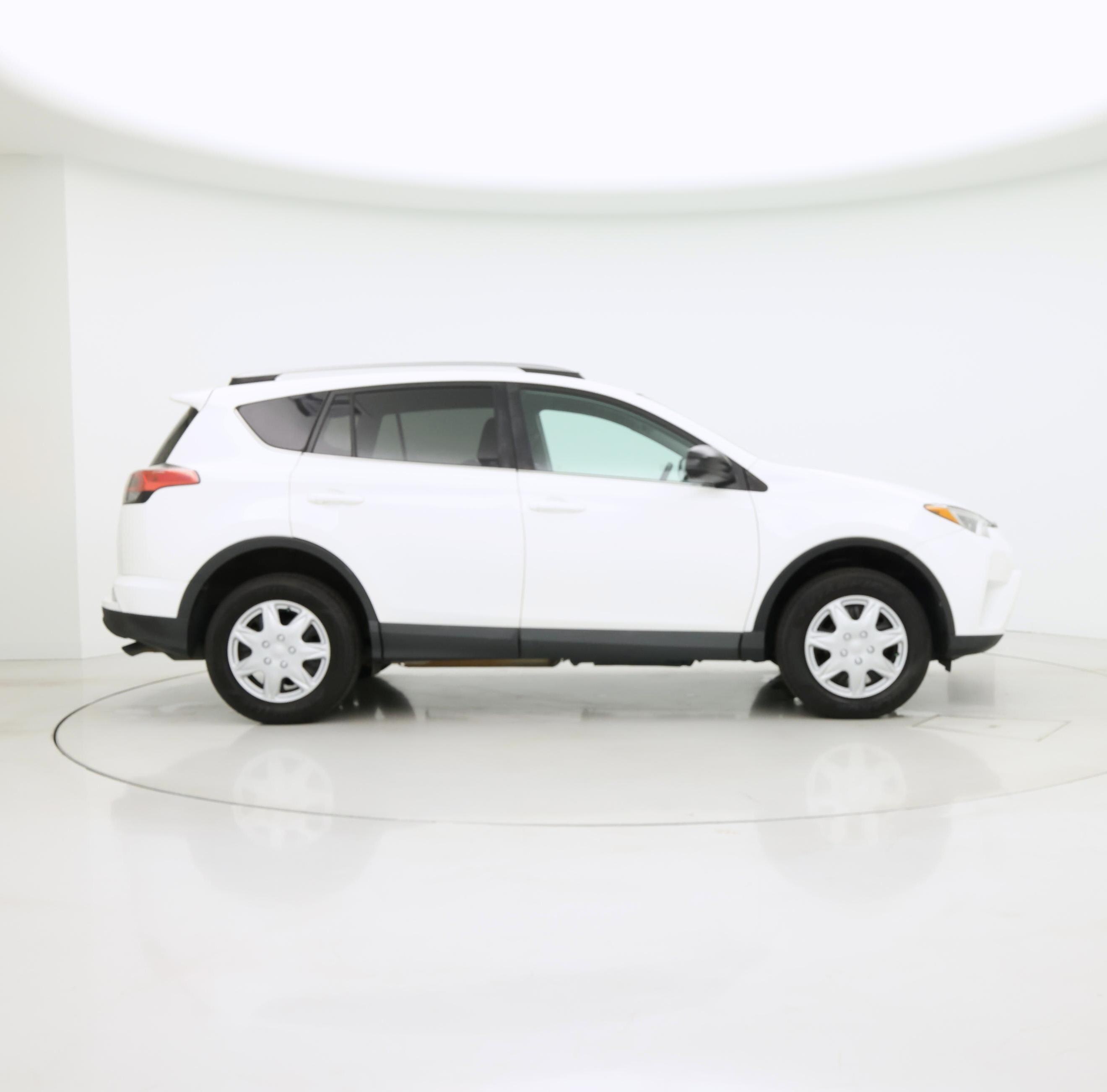 Thumbnail: 2018 Toyota RAV4 - 7