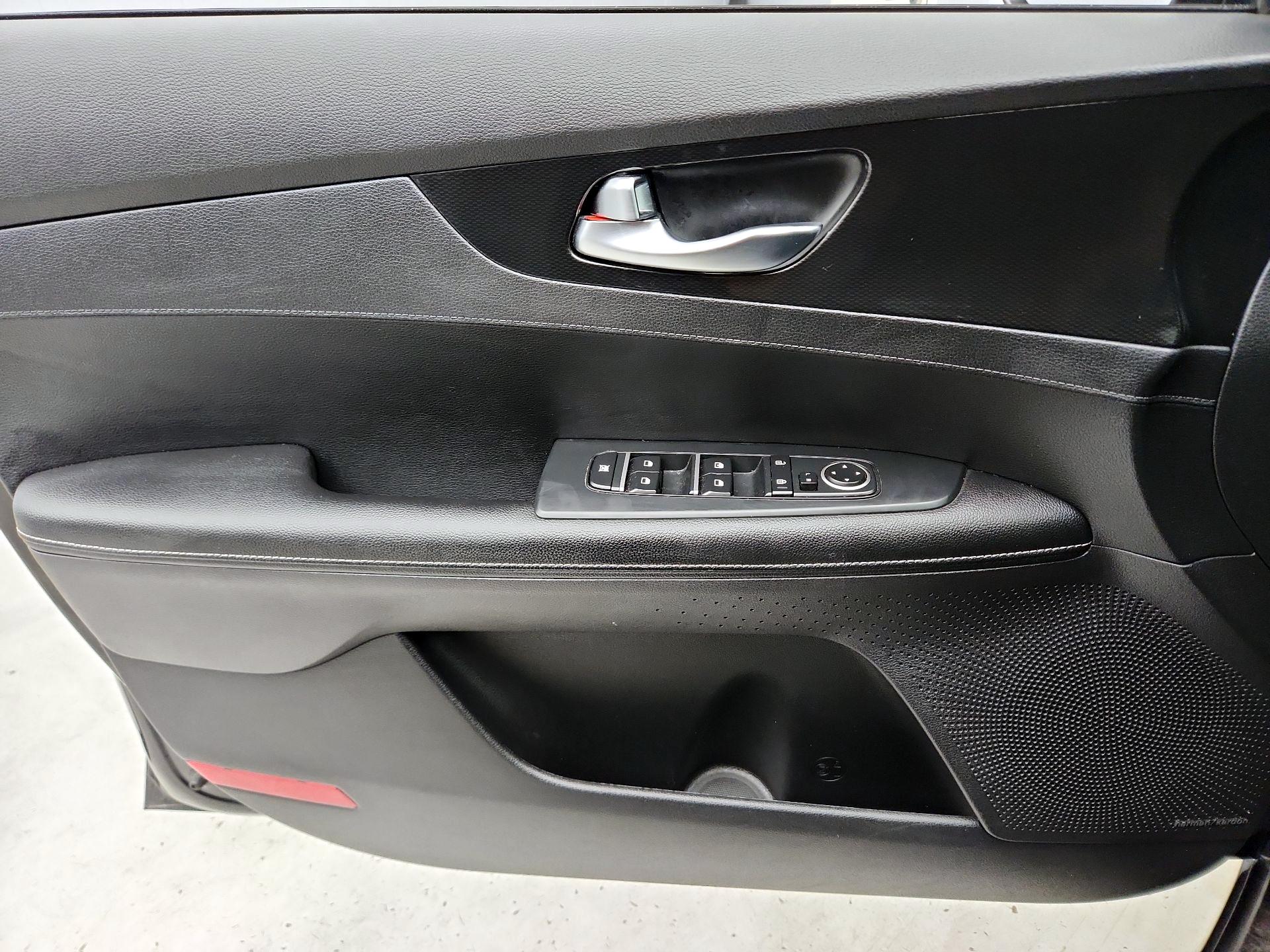 Thumbnail: 2021 Kia Forte - 12