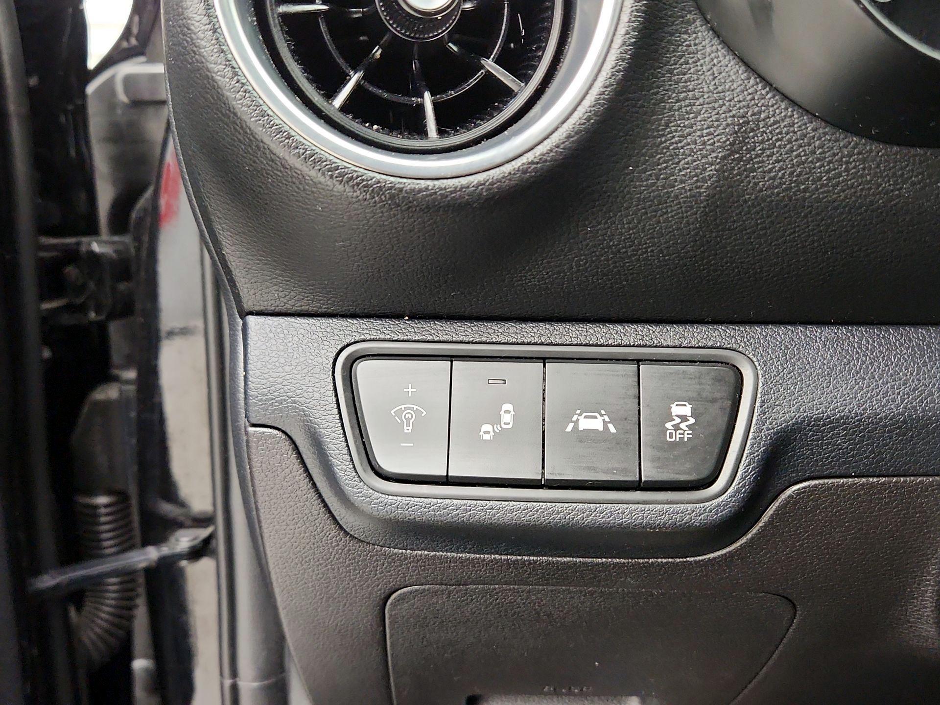 Thumbnail: 2021 Kia Forte - 13