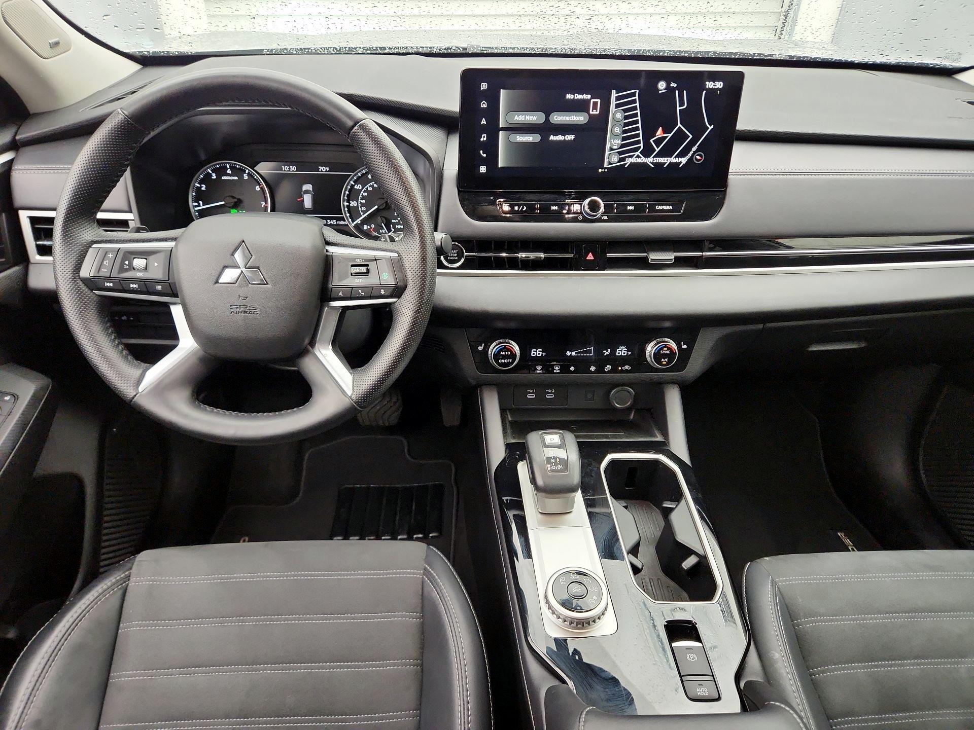 Thumbnail: 2025 Mitsubishi Outlander - 9