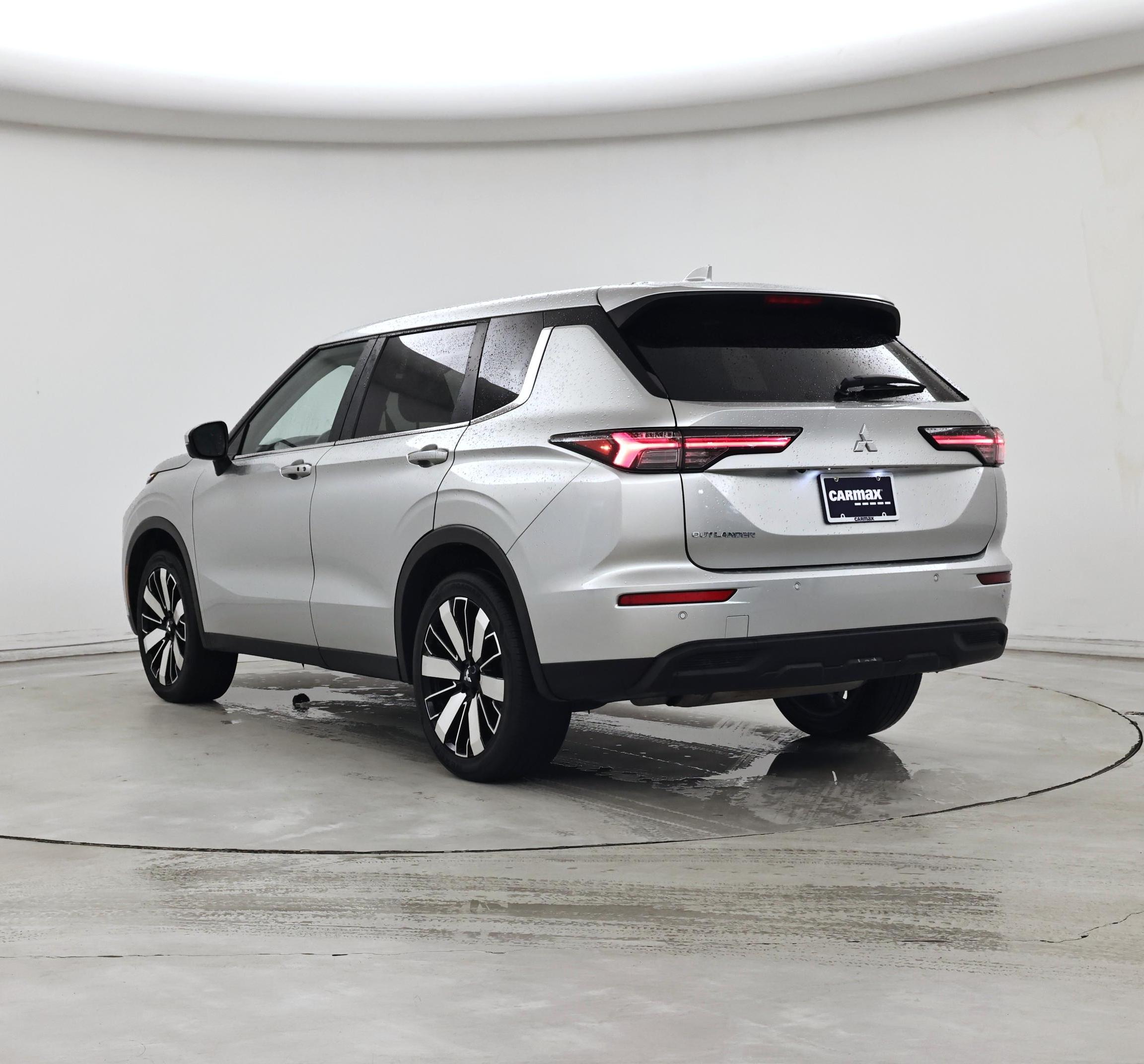 Thumbnail: 2025 Mitsubishi Outlander - 2