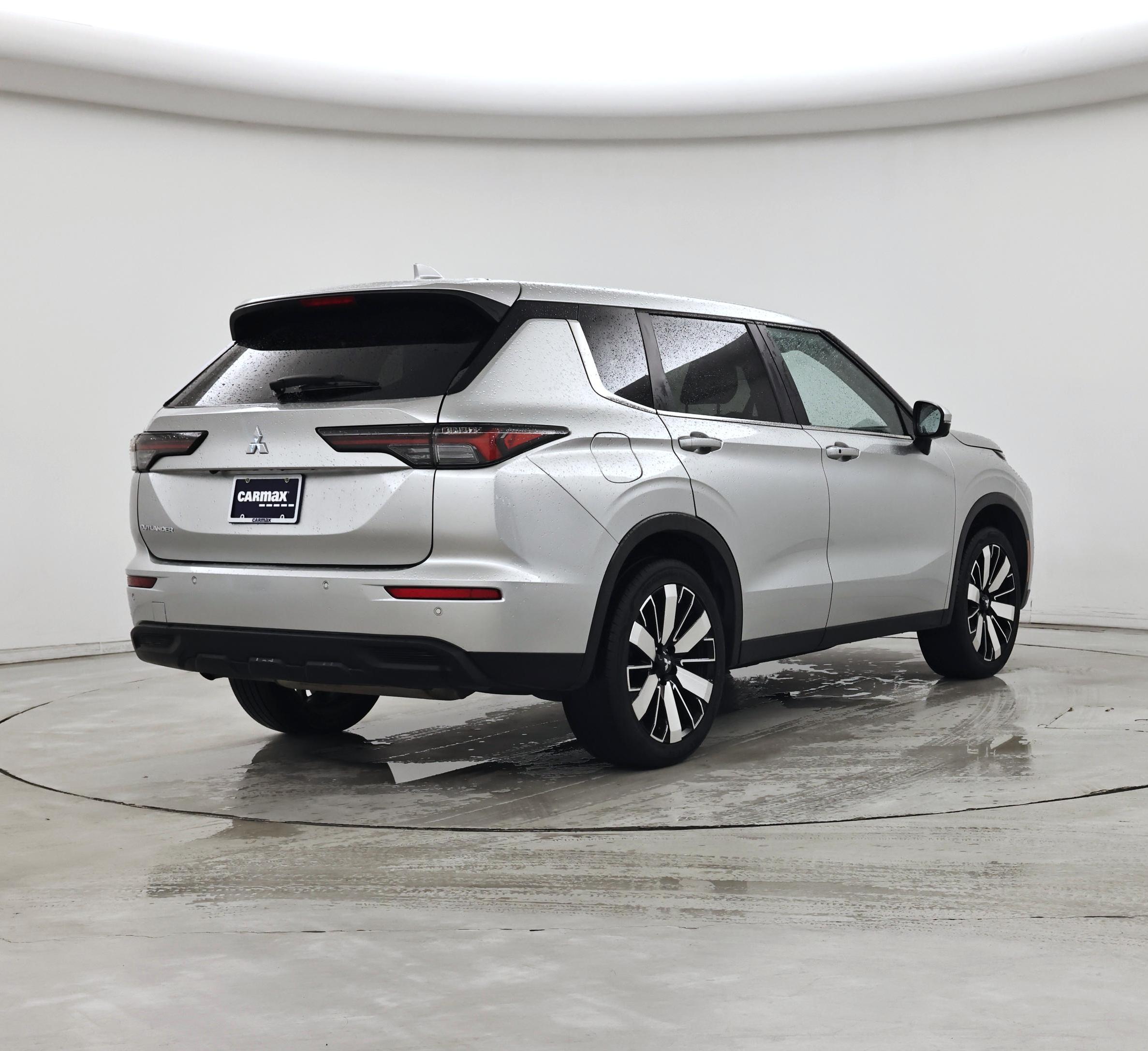 Thumbnail: 2025 Mitsubishi Outlander - 8