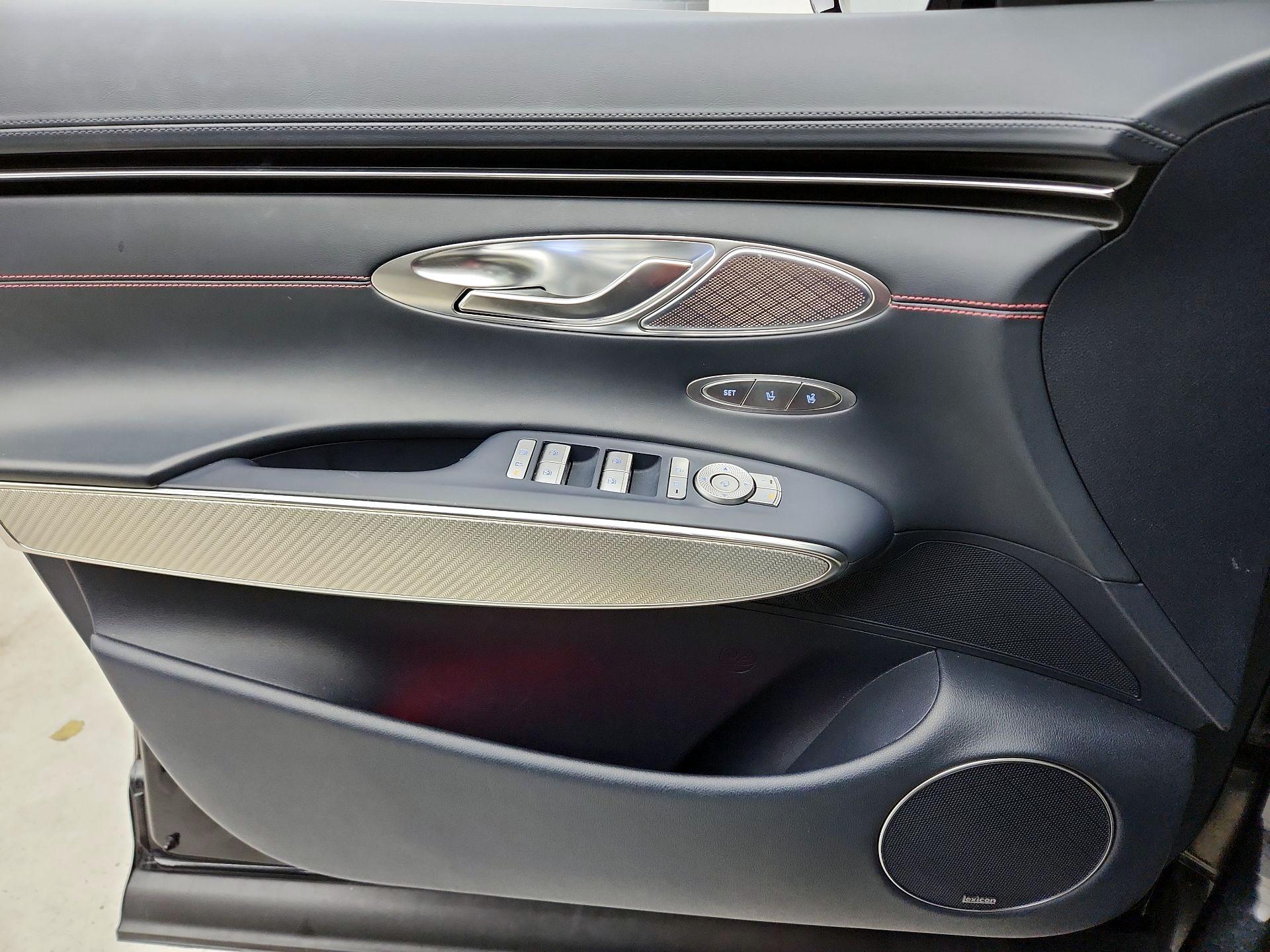 Thumbnail: 2023 Genesis GV70 - 12