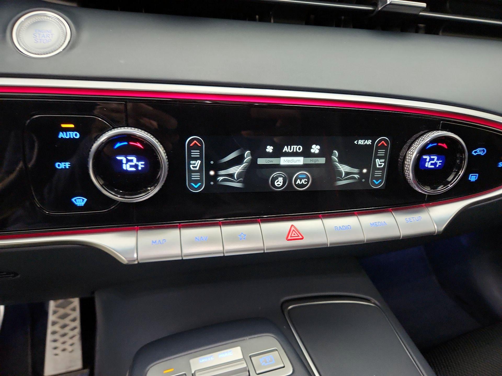 Thumbnail: 2023 Genesis GV70 - 17