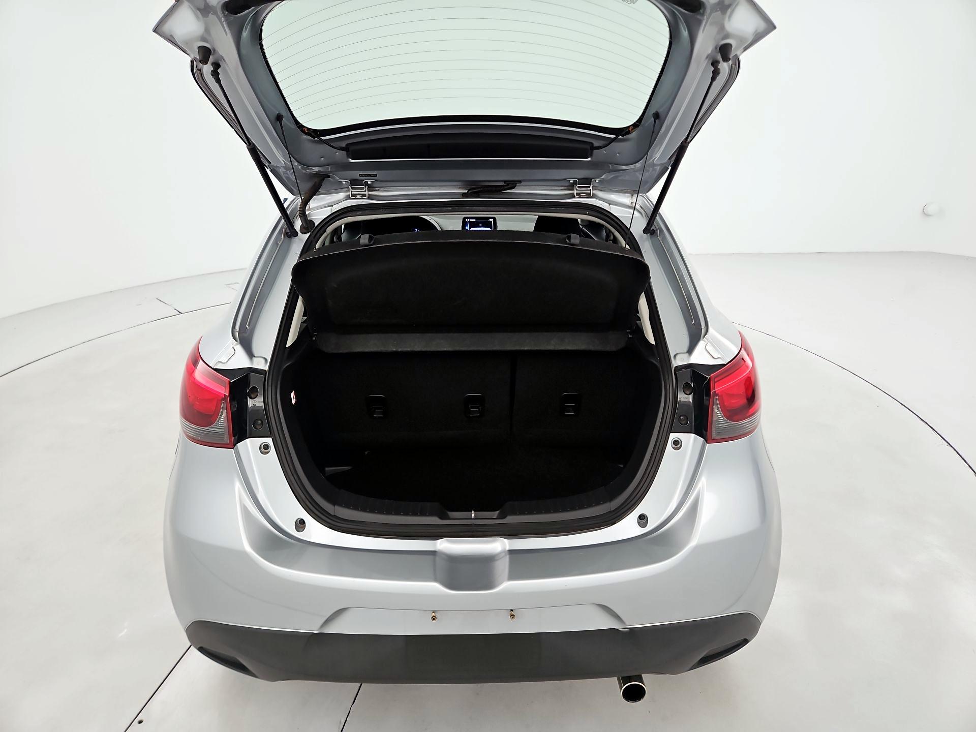 Thumbnail: 2020 Toyota Yaris - 20