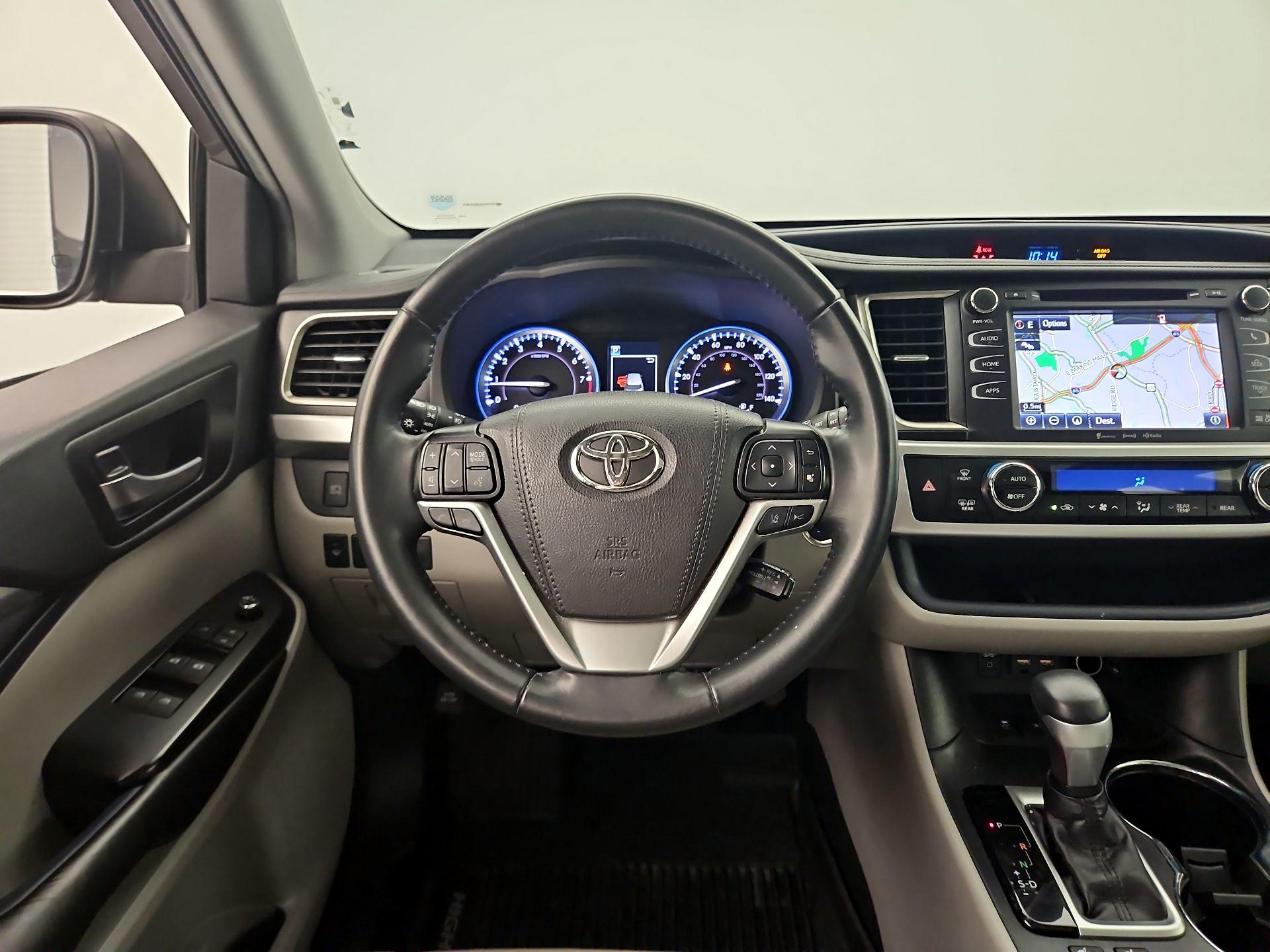 Thumbnail: 2019 Toyota Highlander - 10