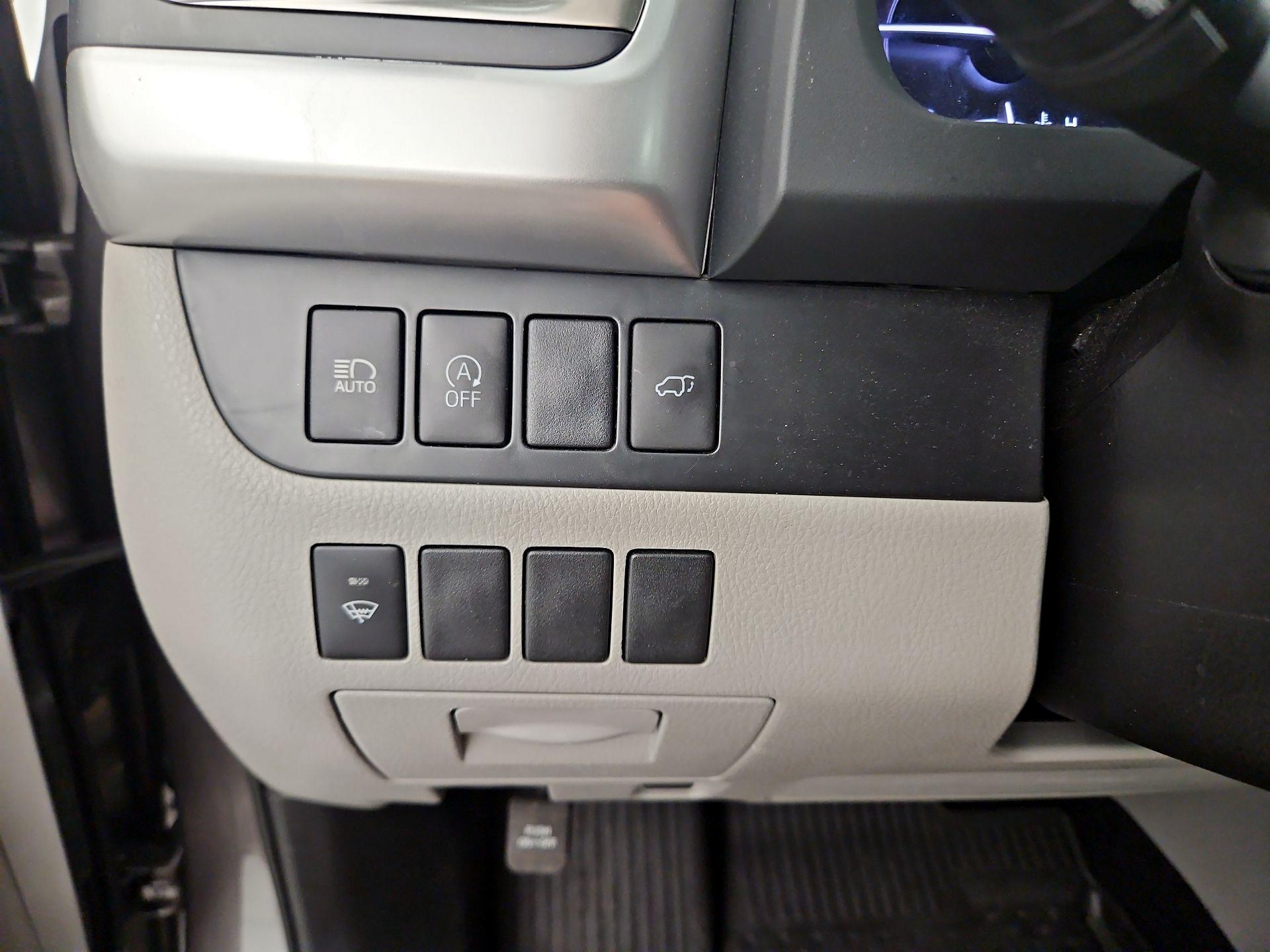 Thumbnail: 2019 Toyota Highlander - 13
