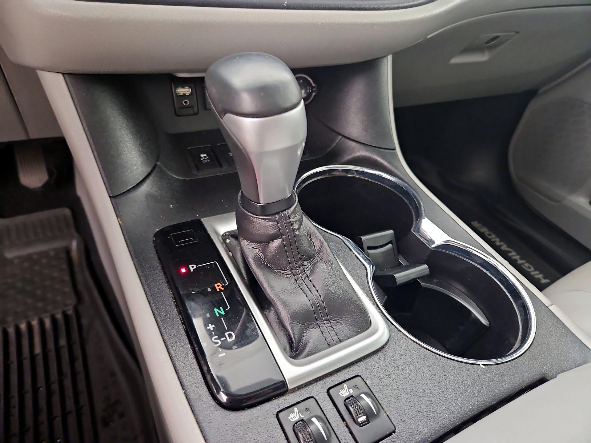 Thumbnail: 2019 Toyota Highlander - 18