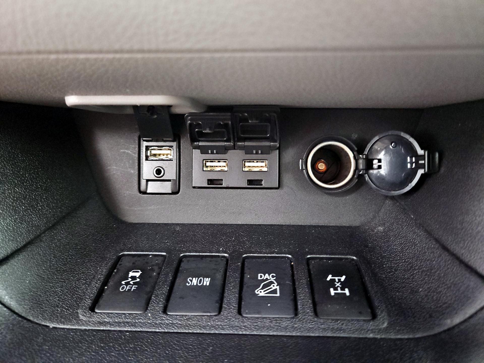 Thumbnail: 2019 Toyota Highlander - 19