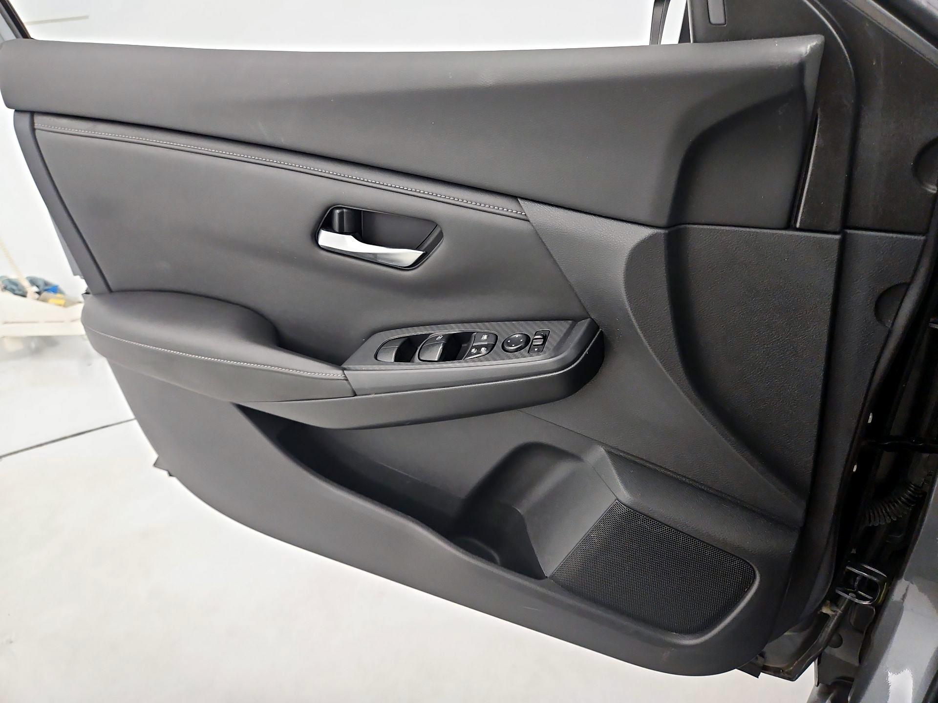 Thumbnail: 2020 Nissan Sentra - 12