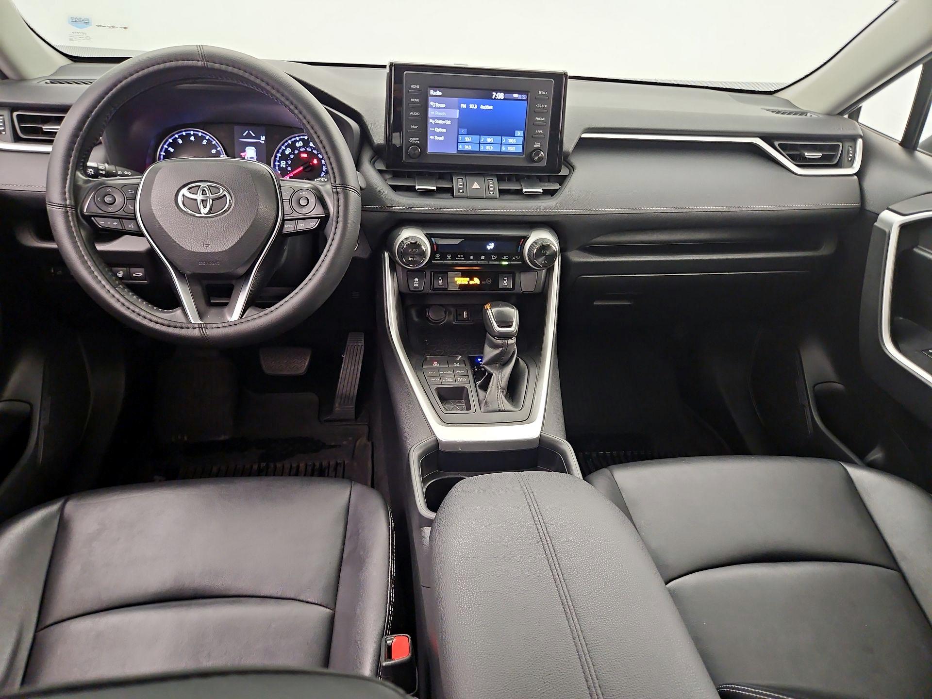Thumbnail: 2019 Toyota RAV4 - 9