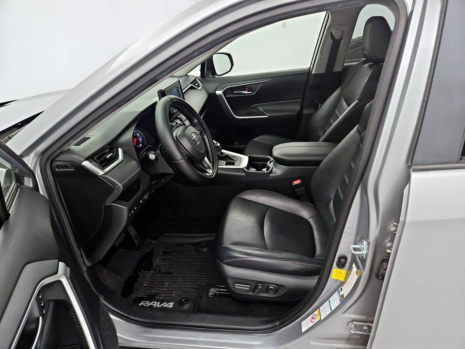 Thumbnail: 2019 Toyota RAV4 - 11