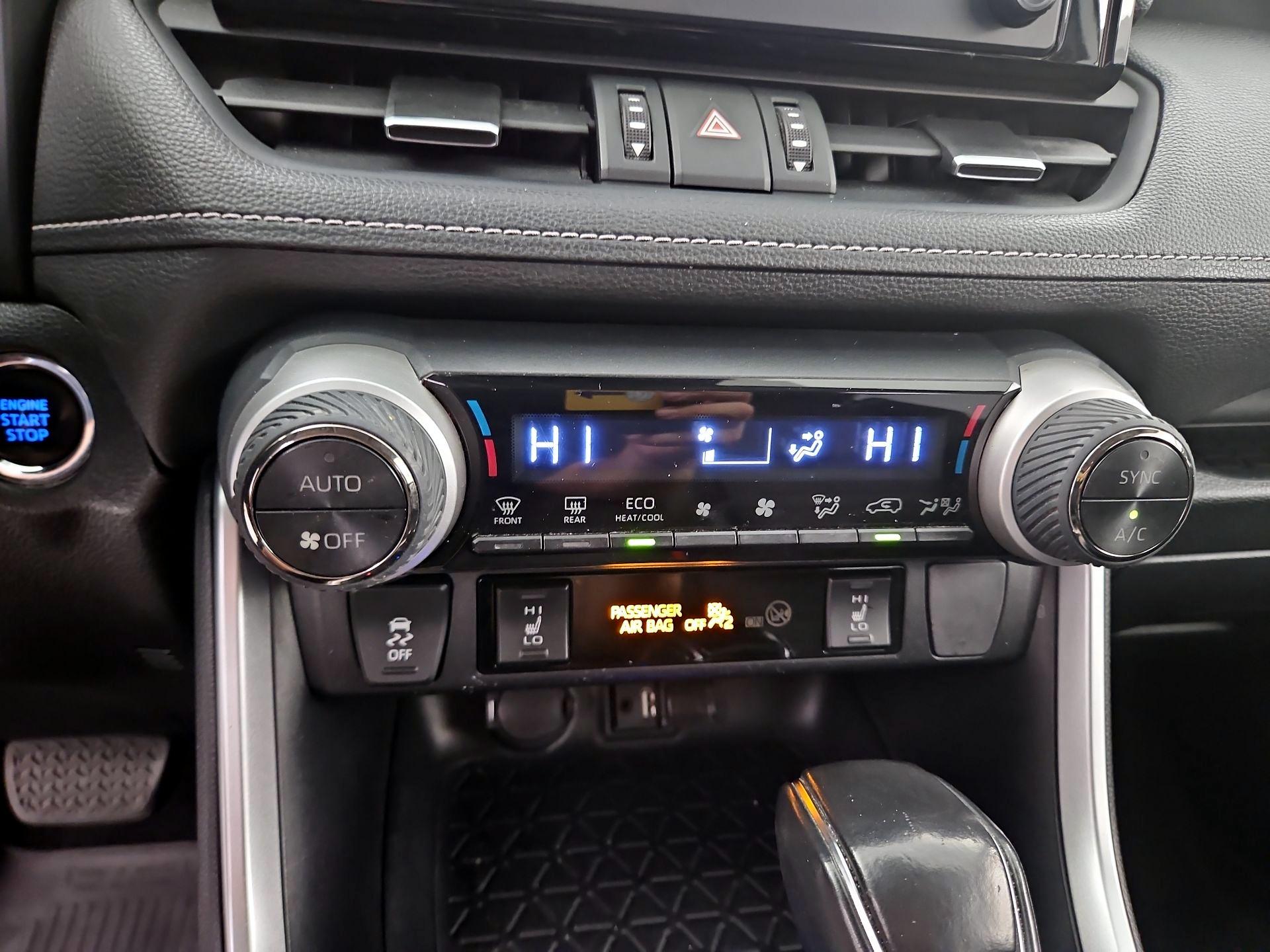 Thumbnail: 2019 Toyota RAV4 - 16