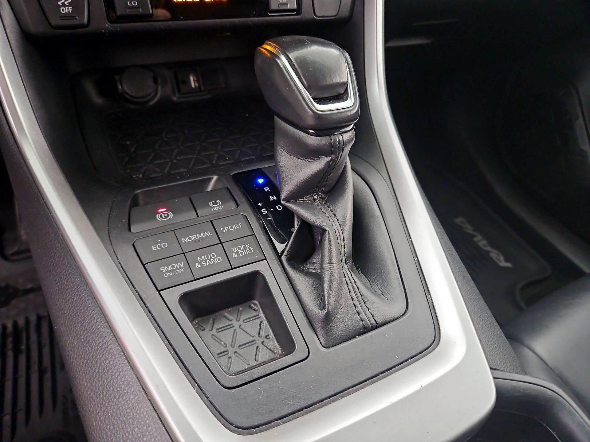 Thumbnail: 2019 Toyota RAV4 - 17