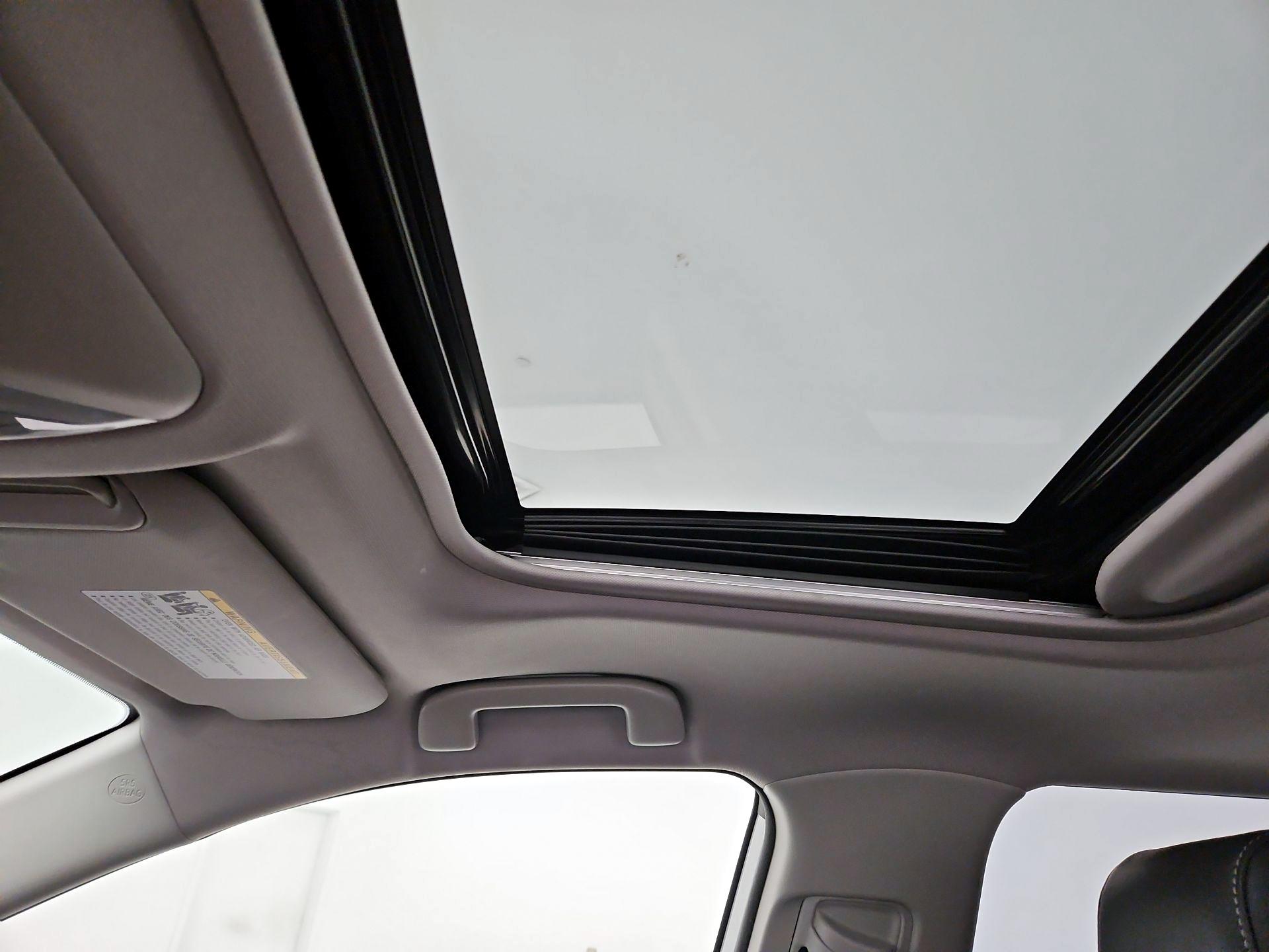 Thumbnail: 2019 Toyota RAV4 - 19