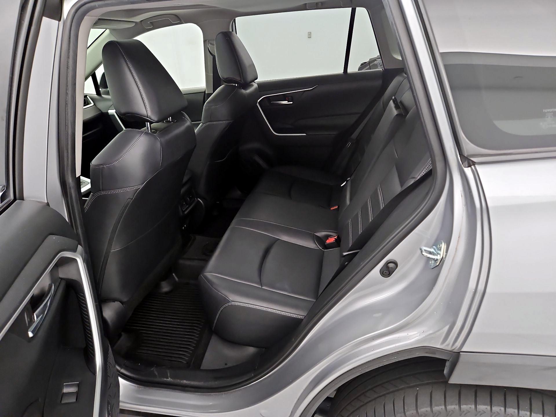 Thumbnail: 2019 Toyota RAV4 - 20