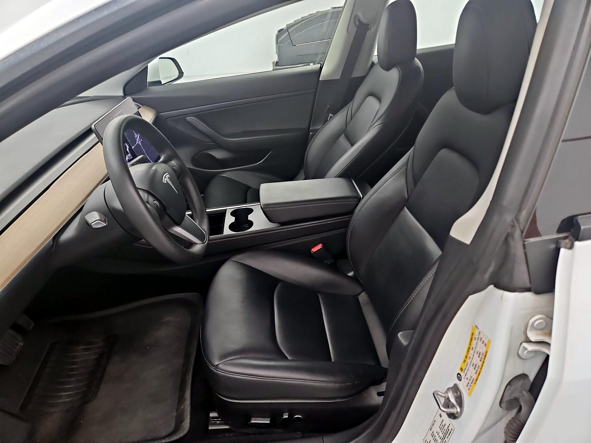 Thumbnail: 2021 Tesla Model 3 - 11