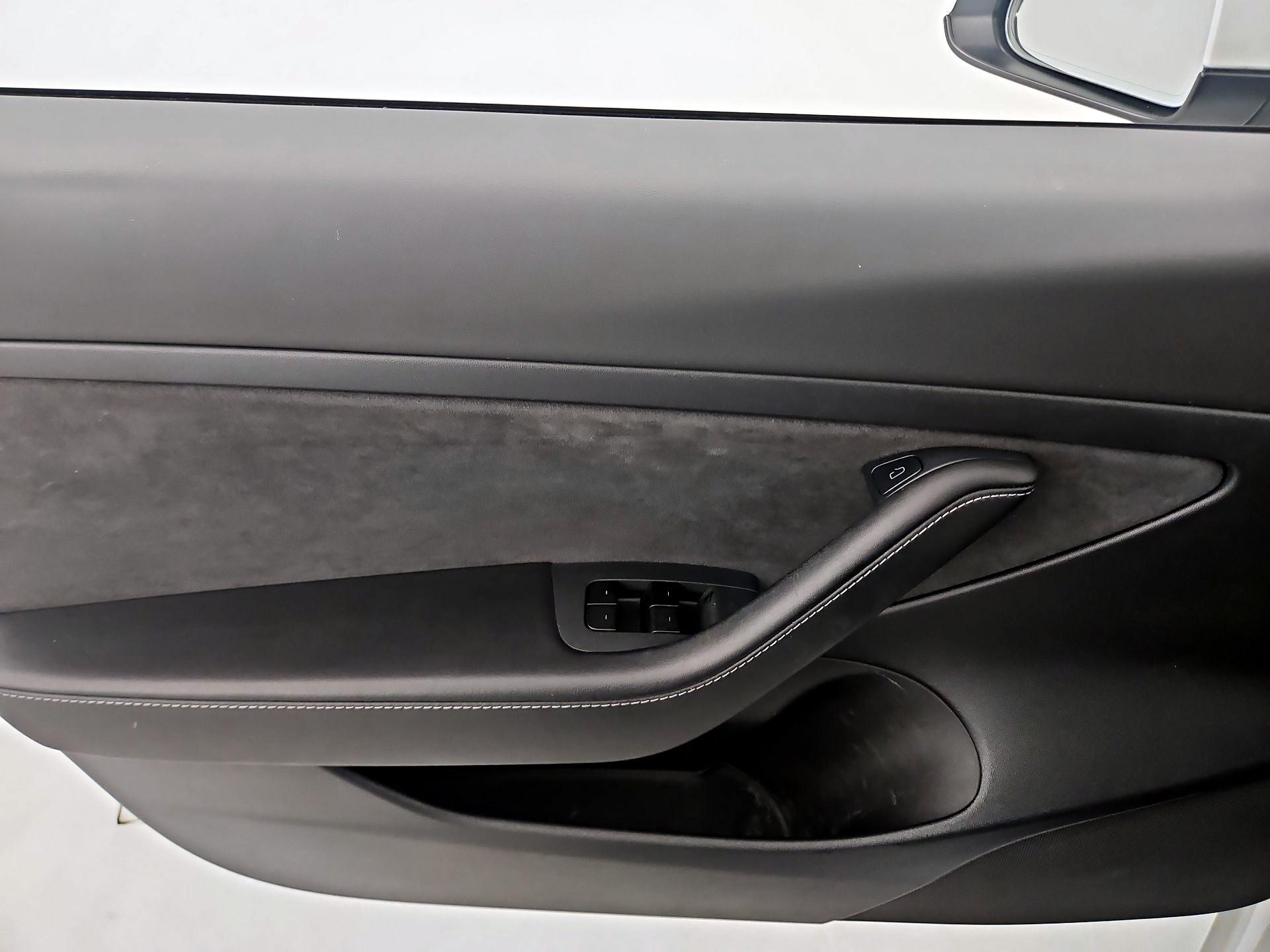 Thumbnail: 2021 Tesla Model 3 - 12