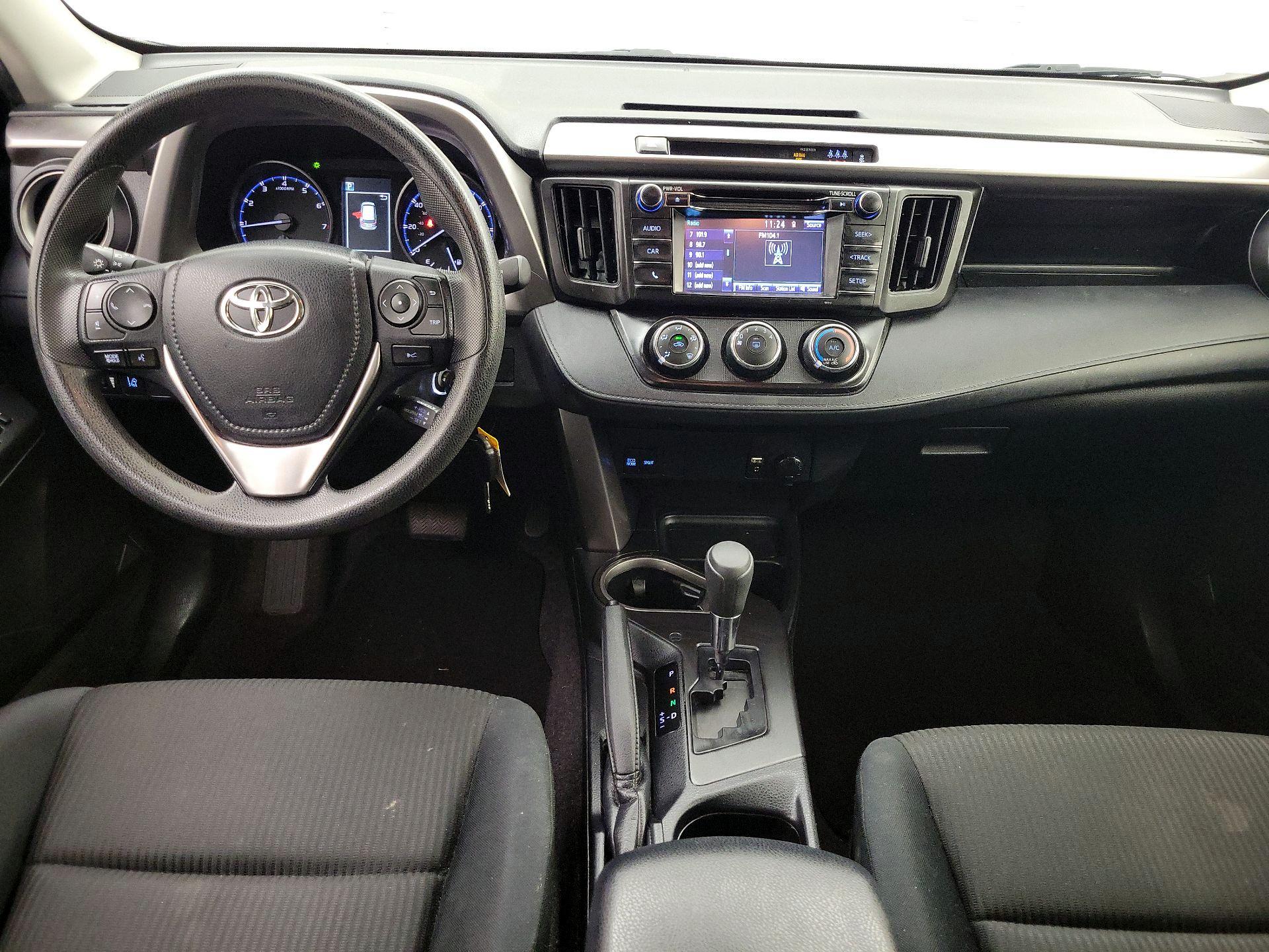 Thumbnail: 2018 Toyota RAV4 - 9