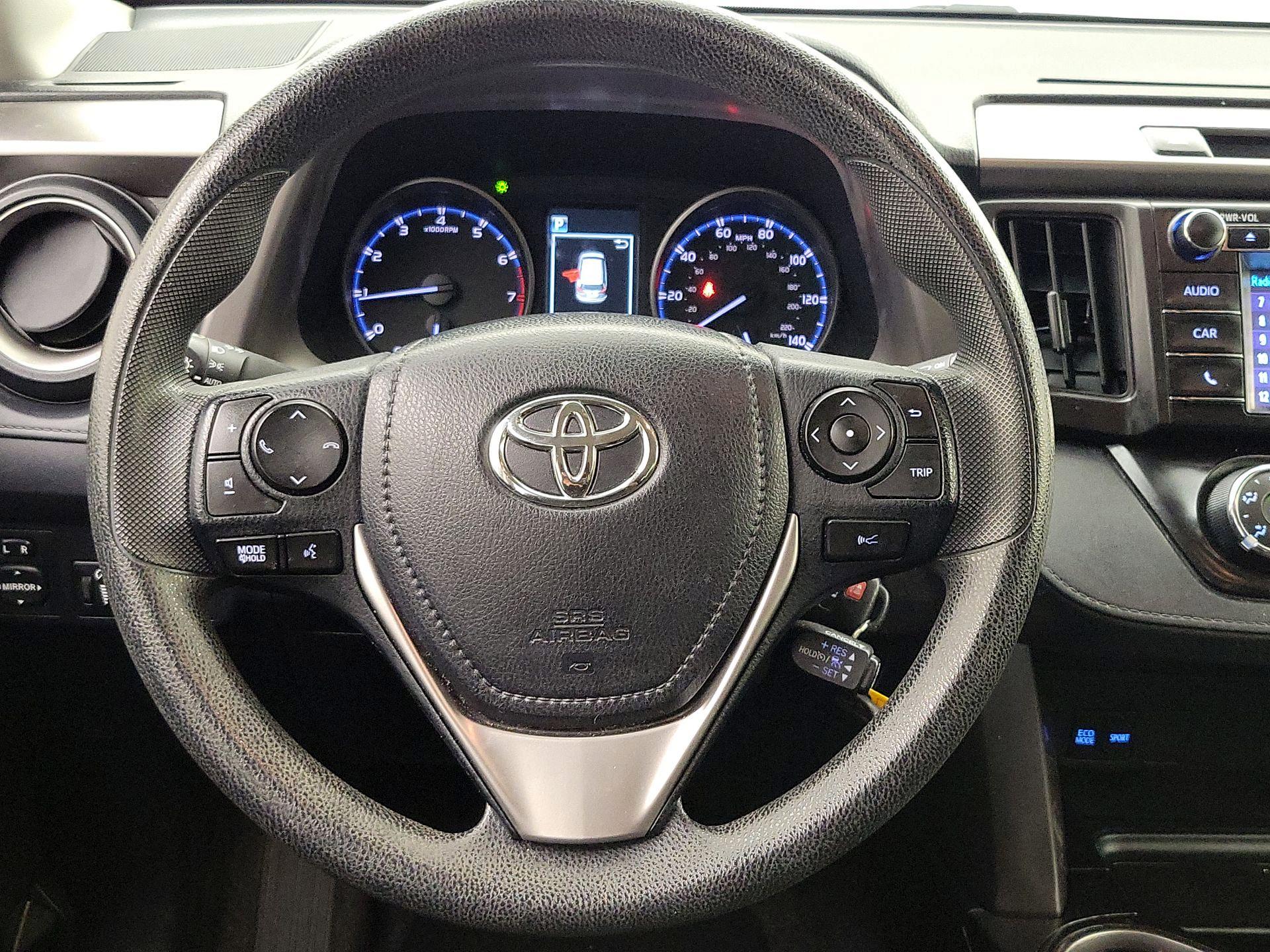 Thumbnail: 2018 Toyota RAV4 - 10