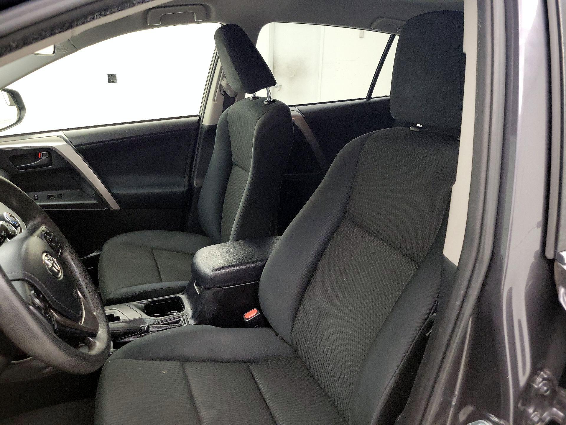Thumbnail: 2018 Toyota RAV4 - 11