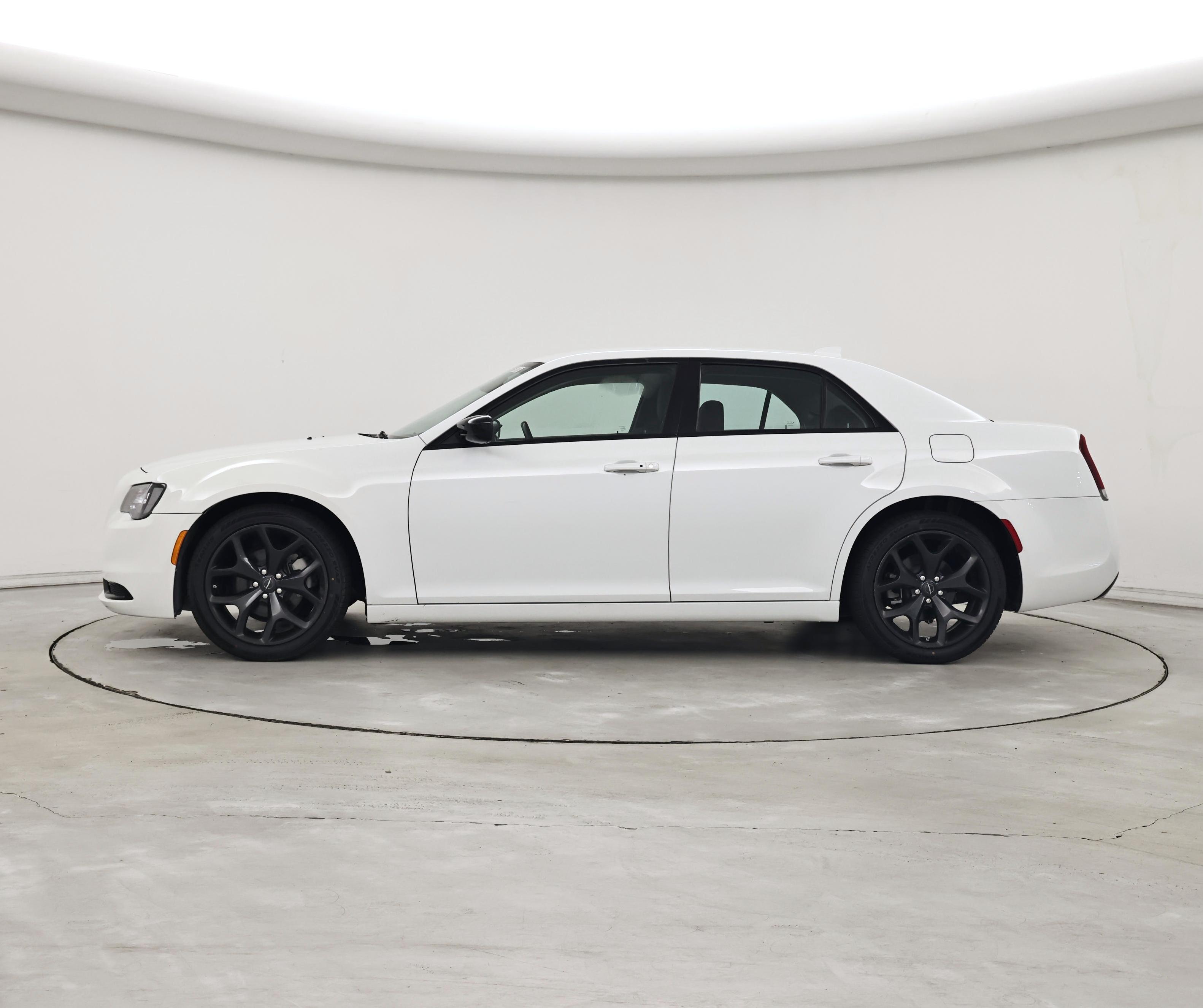 Thumbnail: 2023 Chrysler 300 - 3