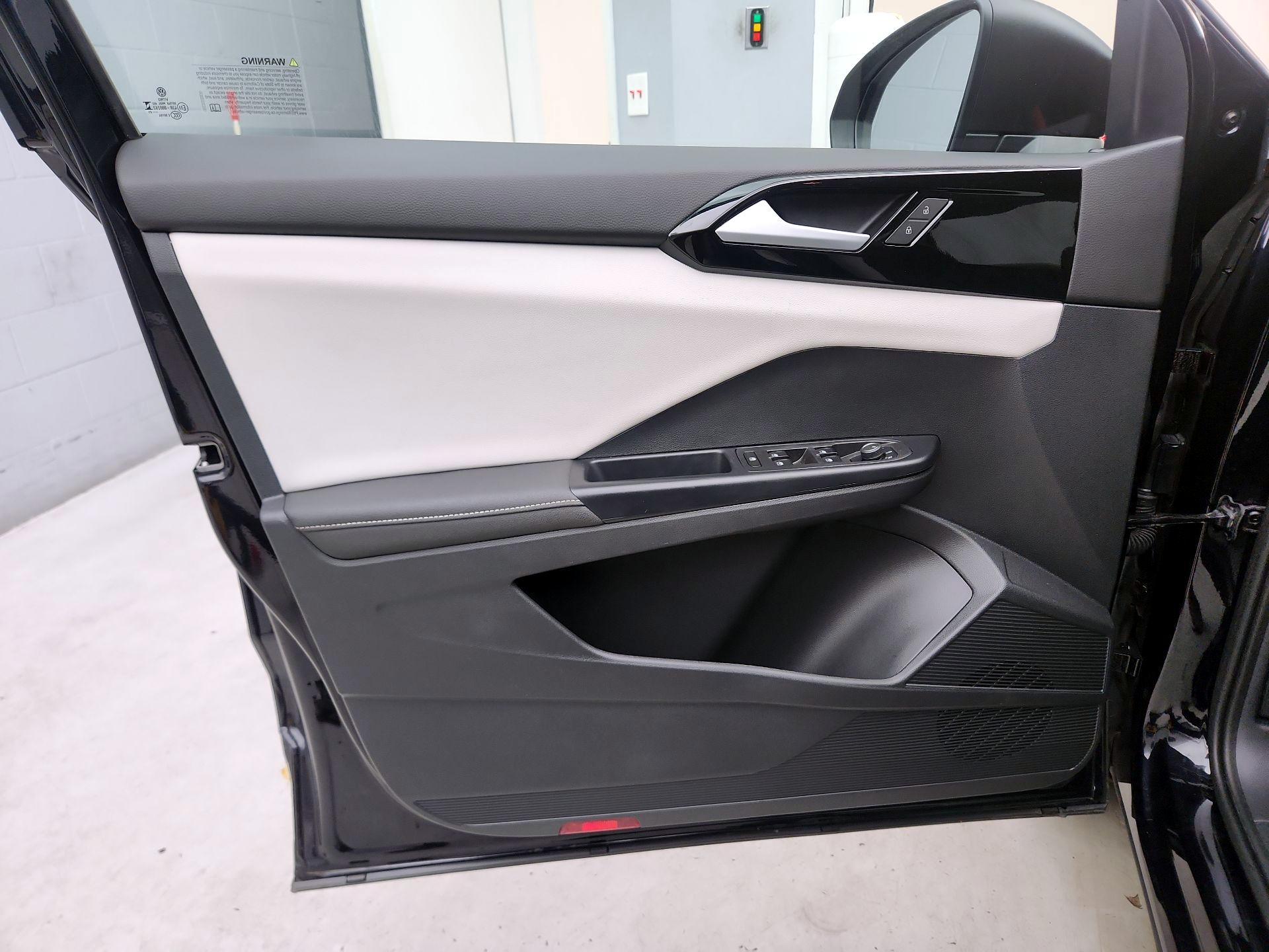 Thumbnail: 2025 Volkswagen Taos - 12