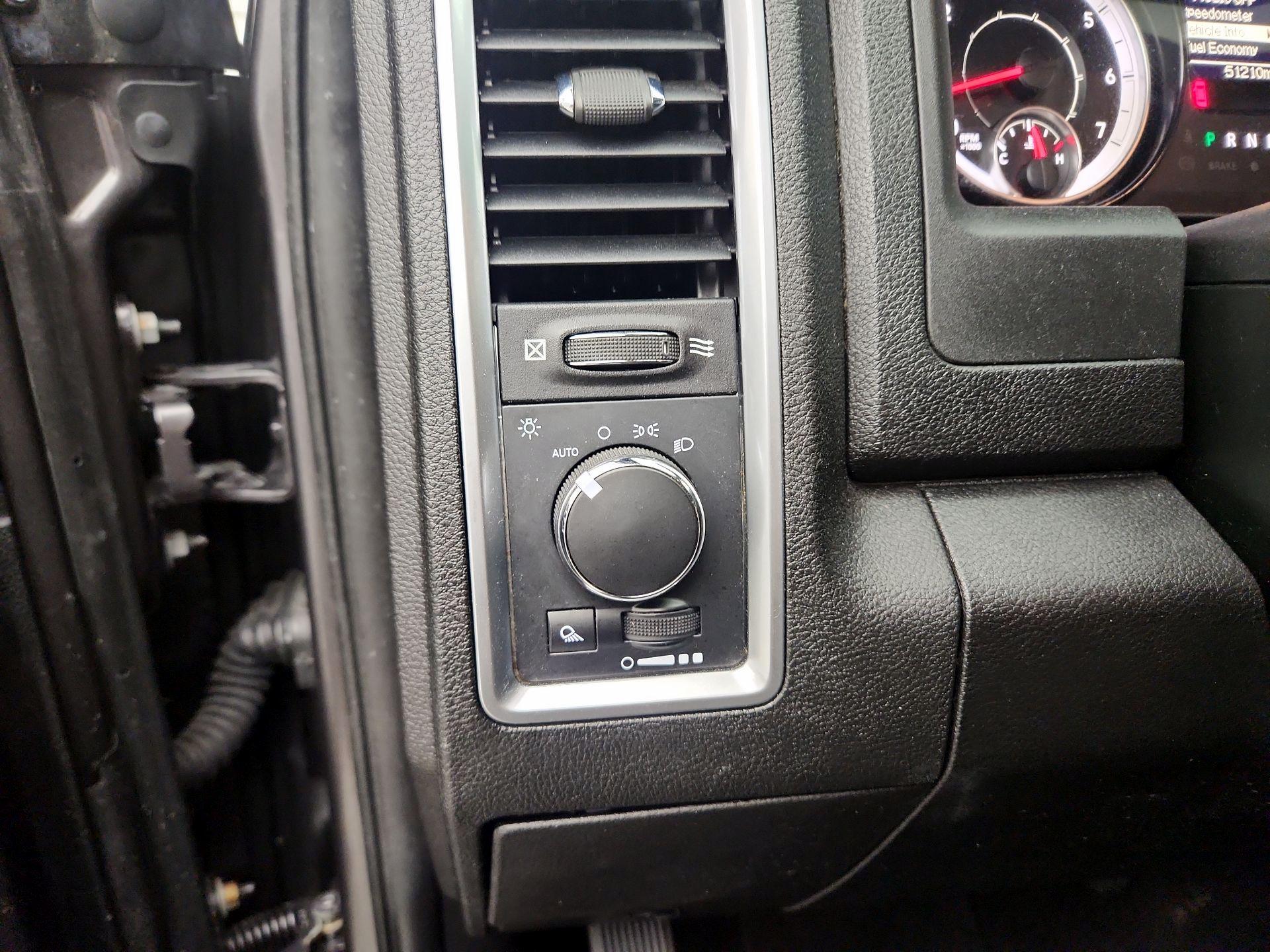 Thumbnail: 2021 RAM 1500 Classic - 13