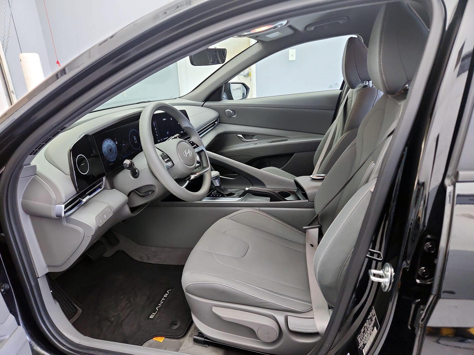 Thumbnail: 2024 Hyundai Elantra - 11