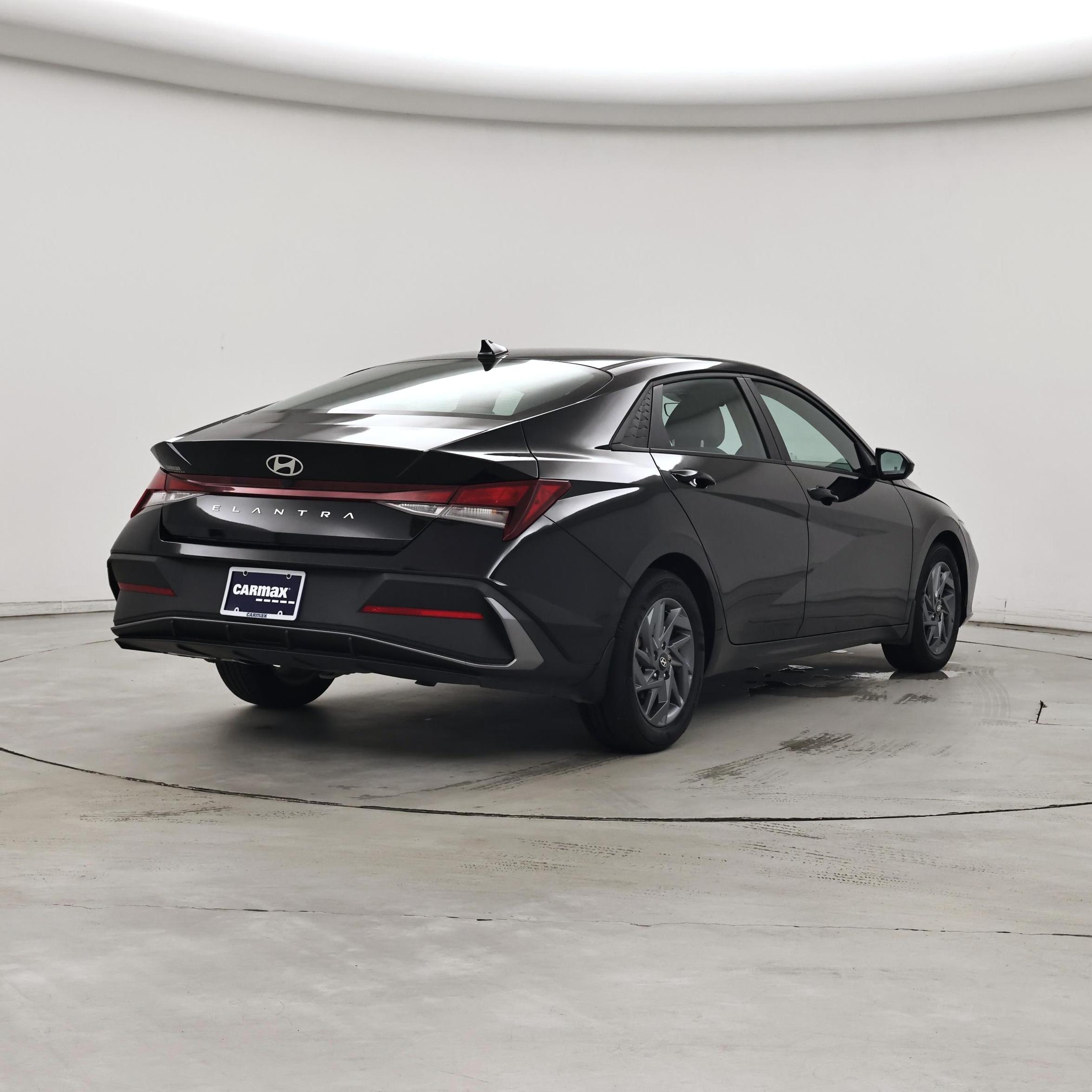 Thumbnail: 2024 Hyundai Elantra - 8