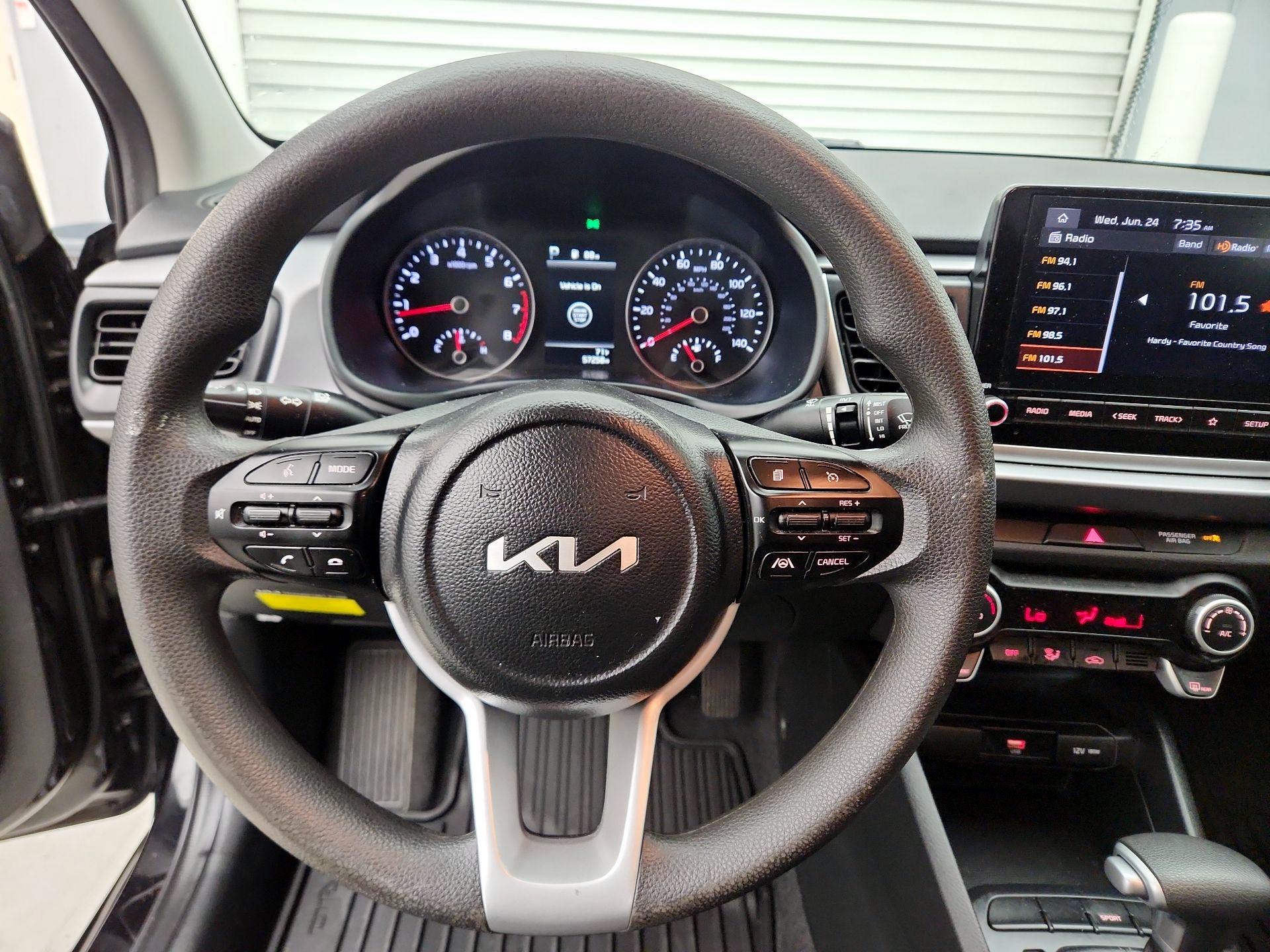 Thumbnail: 2023 Kia Rio - 10