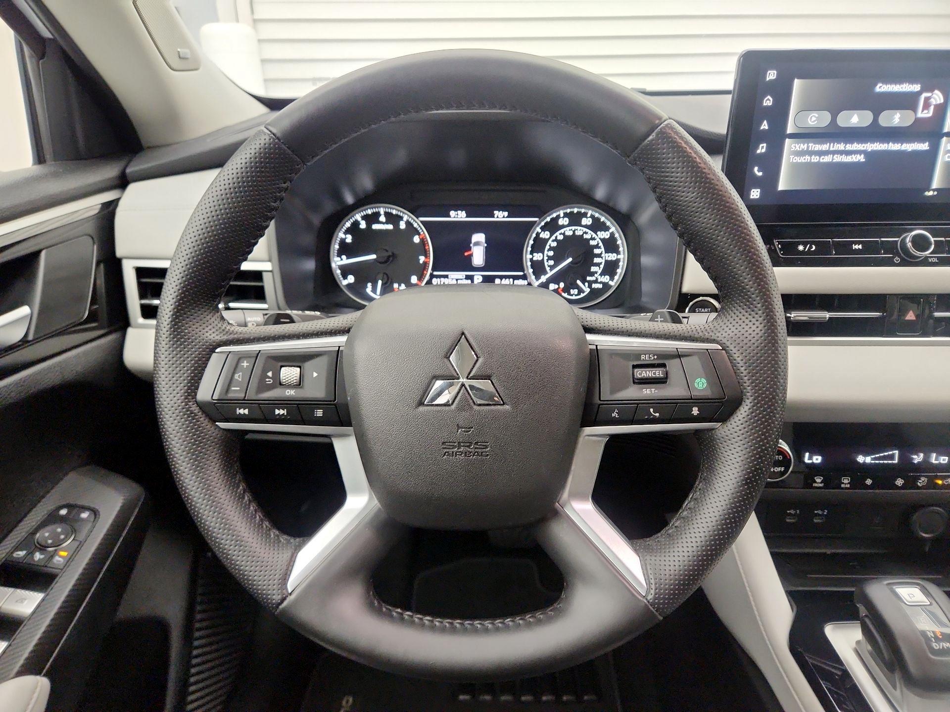Thumbnail: 2025 Mitsubishi Outlander - 10