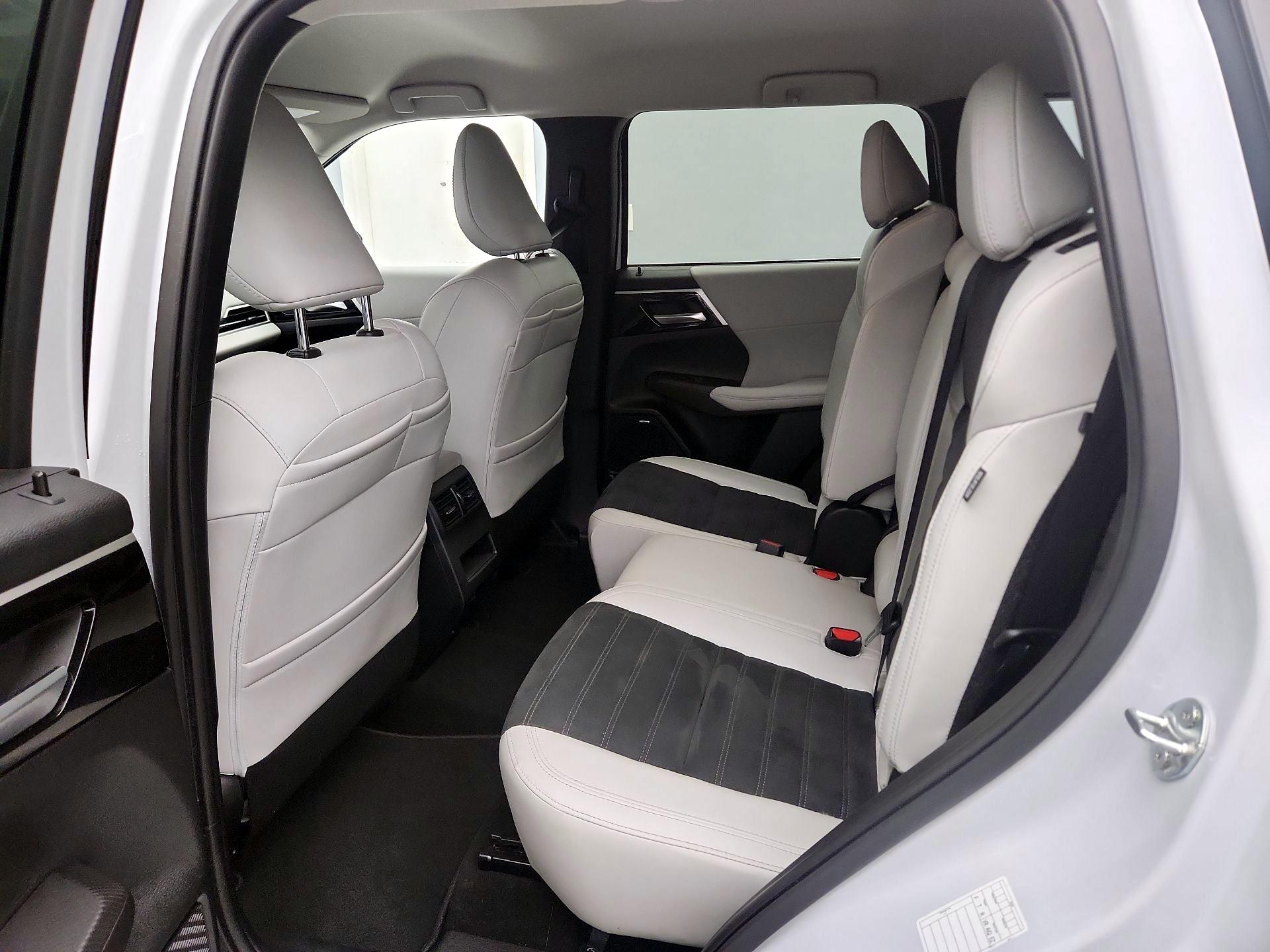 Thumbnail: 2025 Mitsubishi Outlander - 20