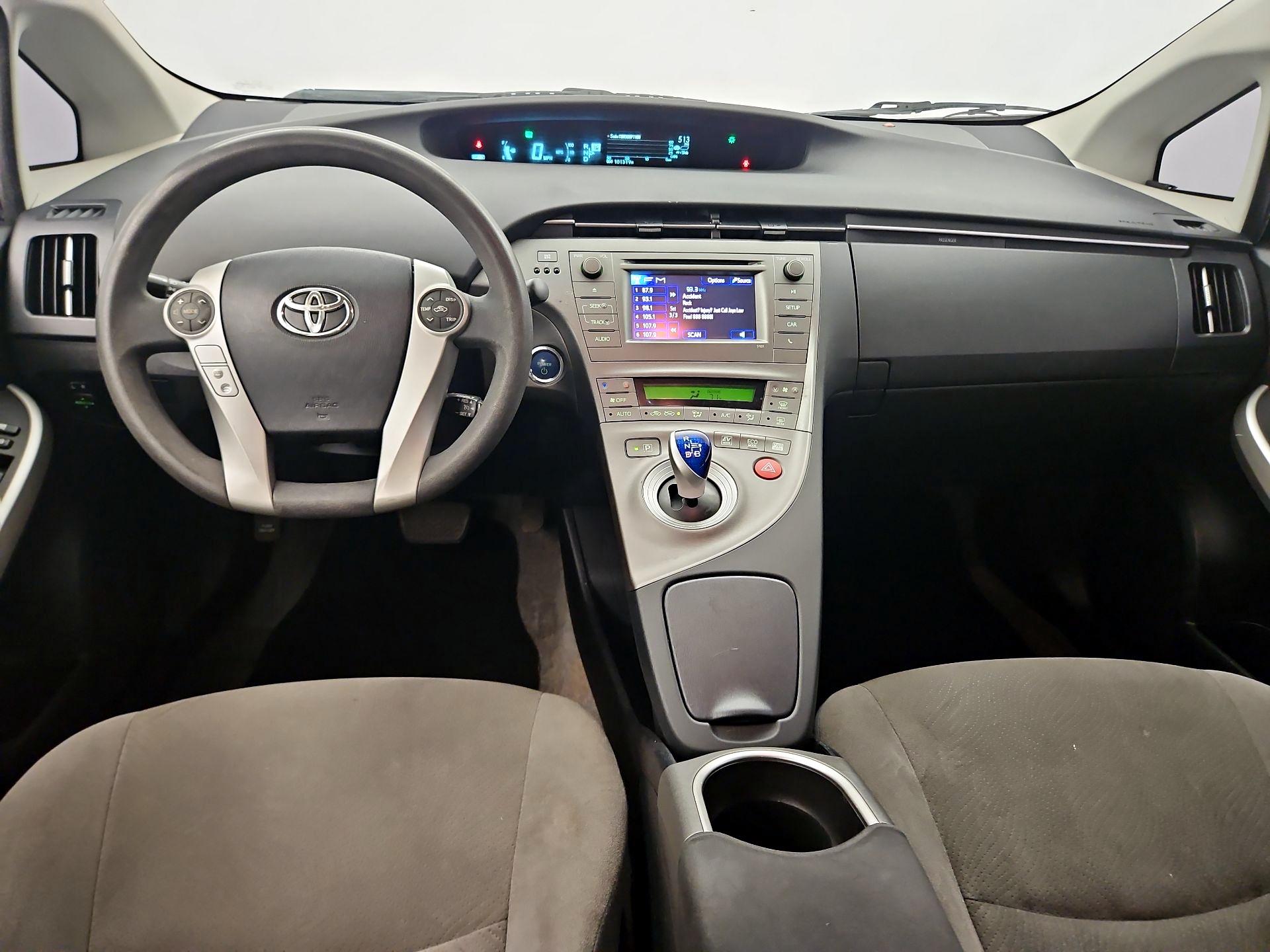 Thumbnail: 2015 Toyota Prius - 9