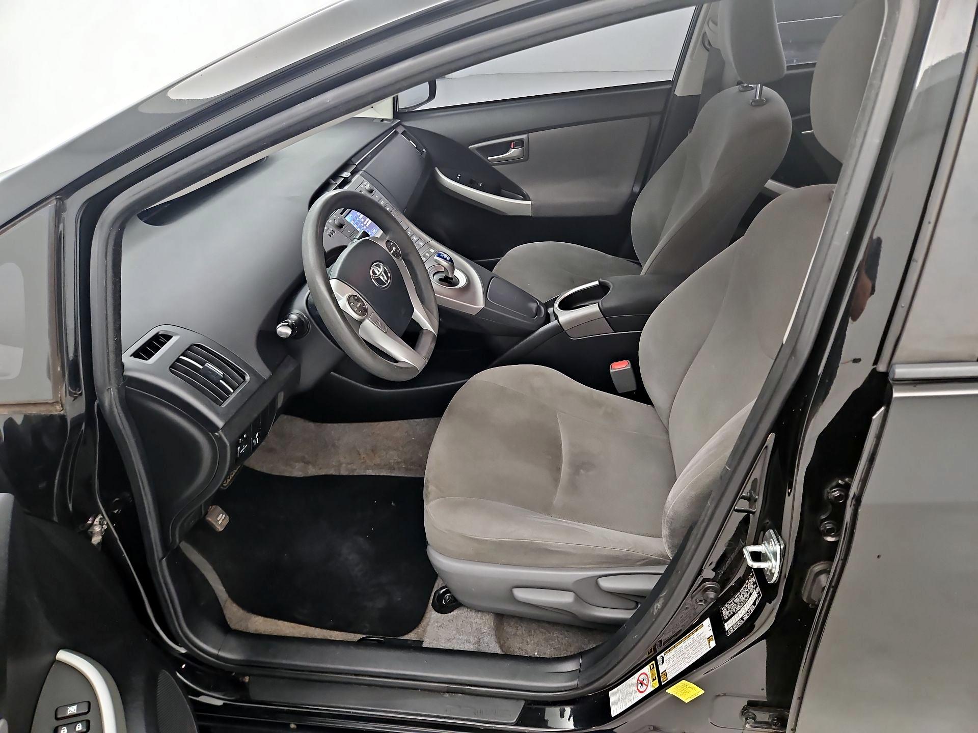 Thumbnail: 2015 Toyota Prius - 11